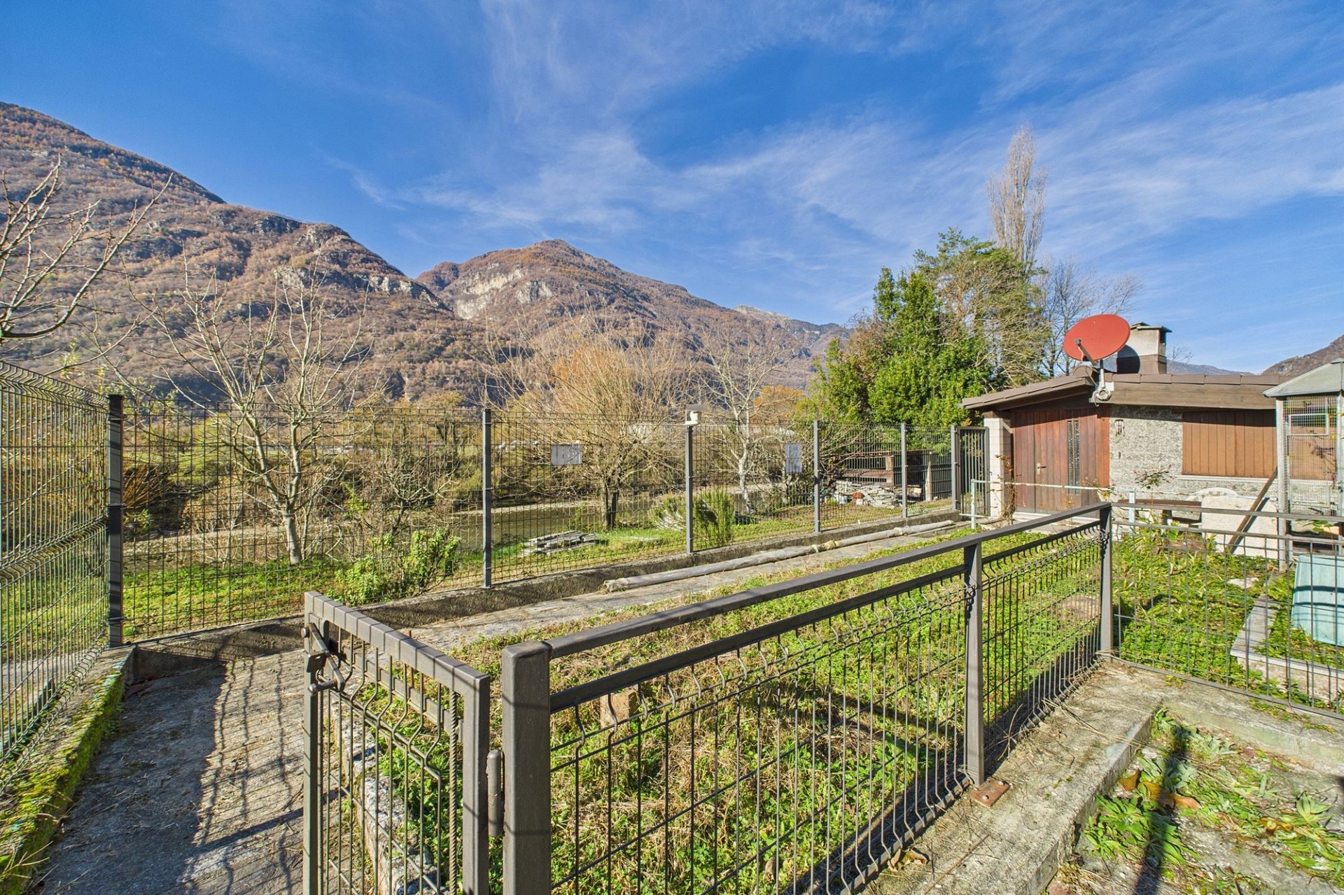 Garten mit Bergblick