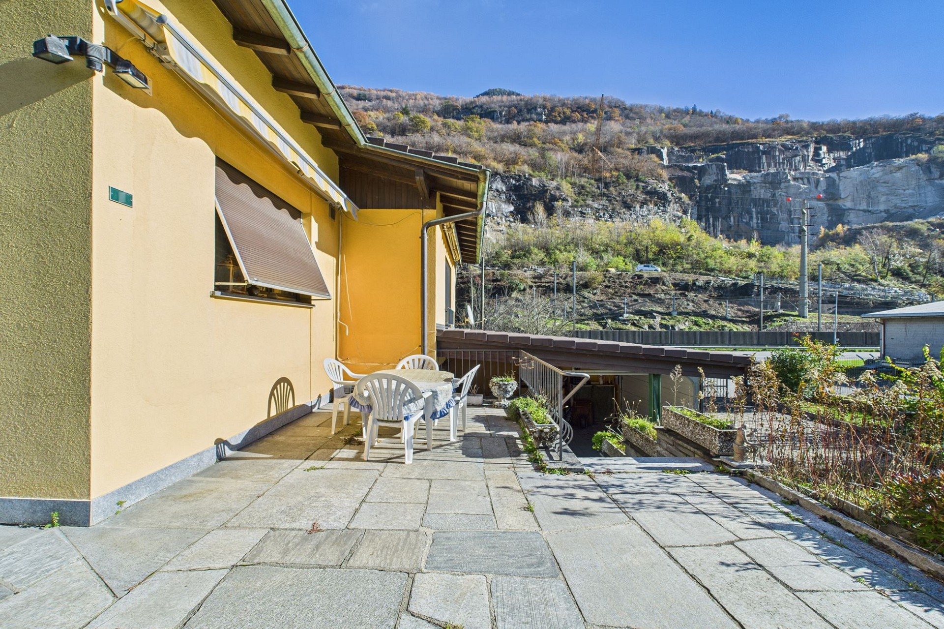 Terrasse mit Bergblick