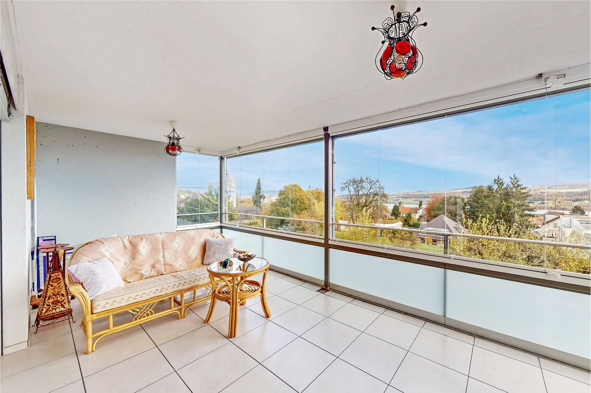 Verglaster Balkon mit Panoramablick