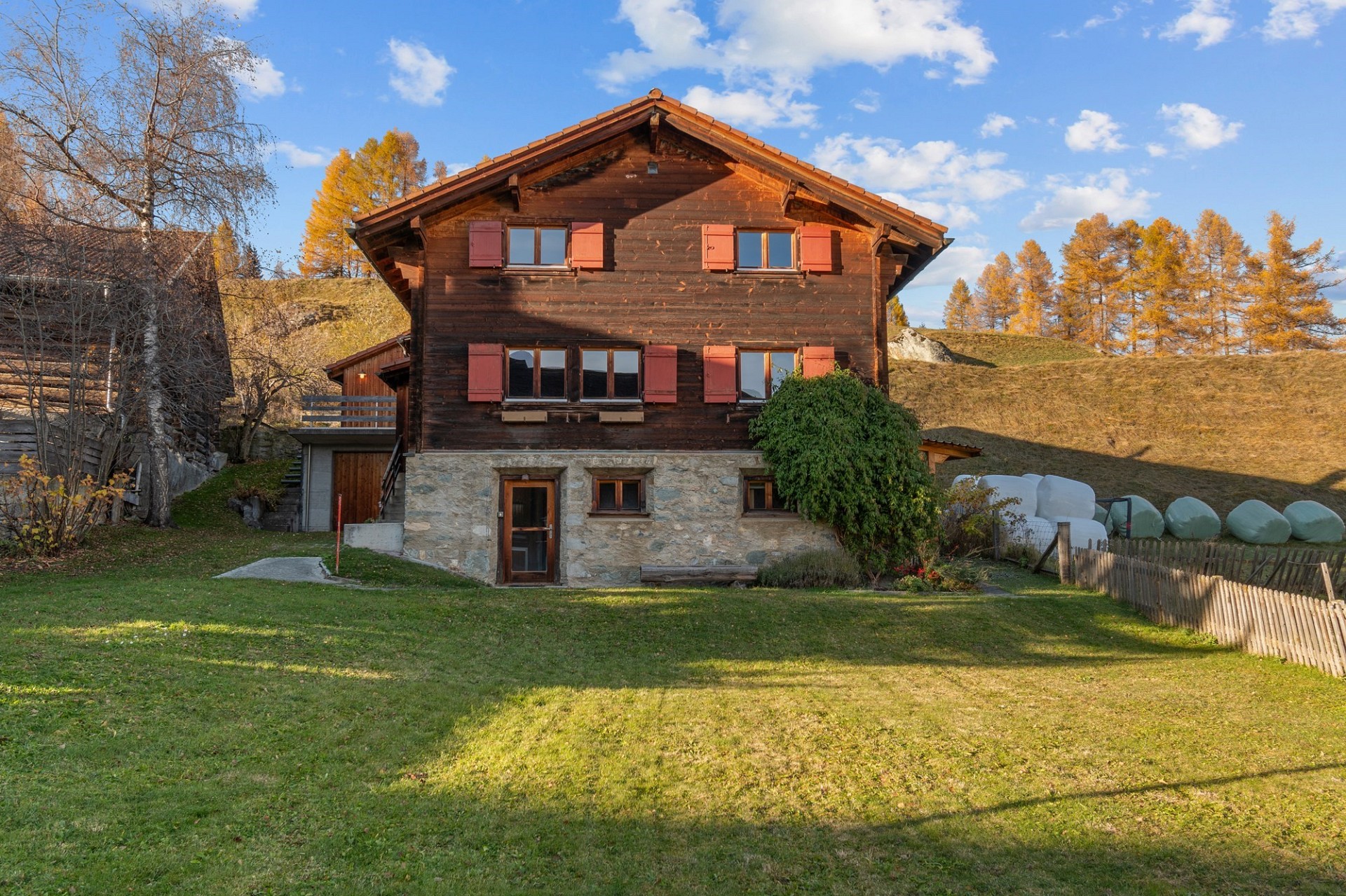 Rustikales Holzchalet mit Garten