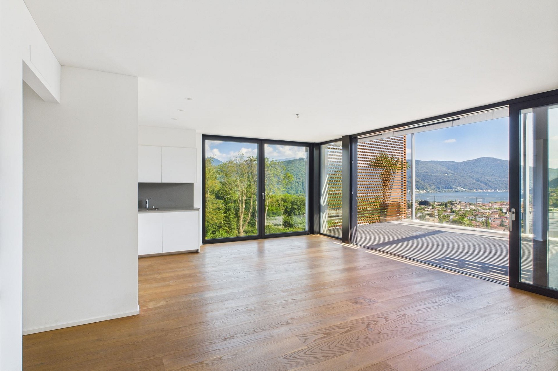 Offener Wohnraum mit Panoramablick