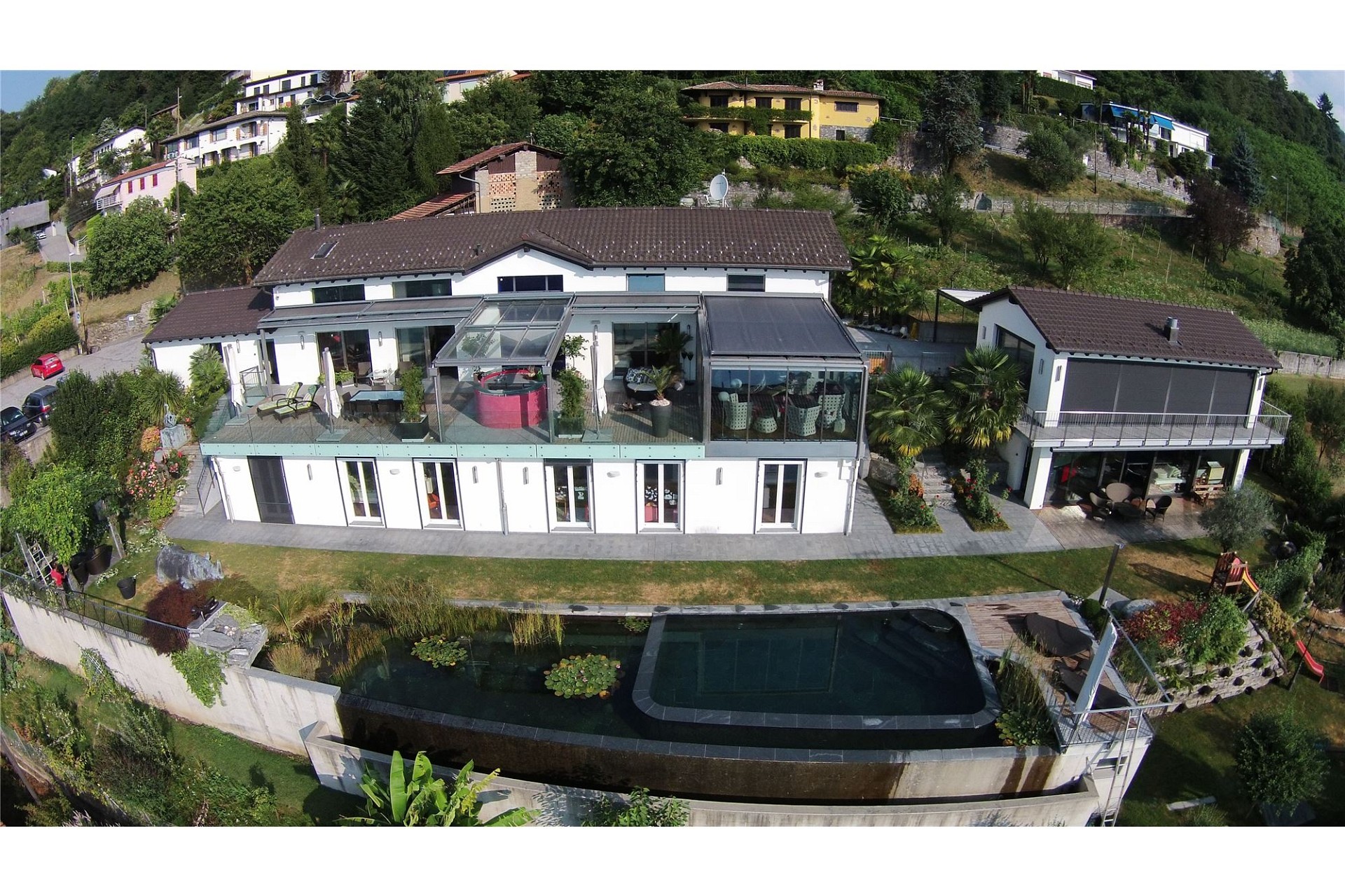 Exklusive Villa mit Pool und Terrassenanlage