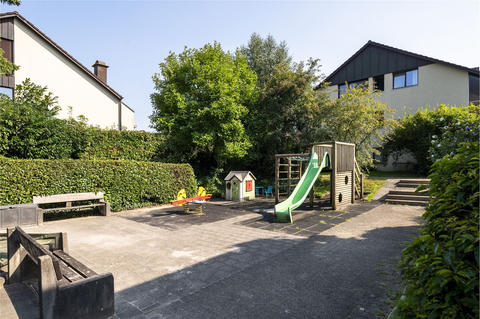 Wohnanlage mit Spielplatz im Innenhof