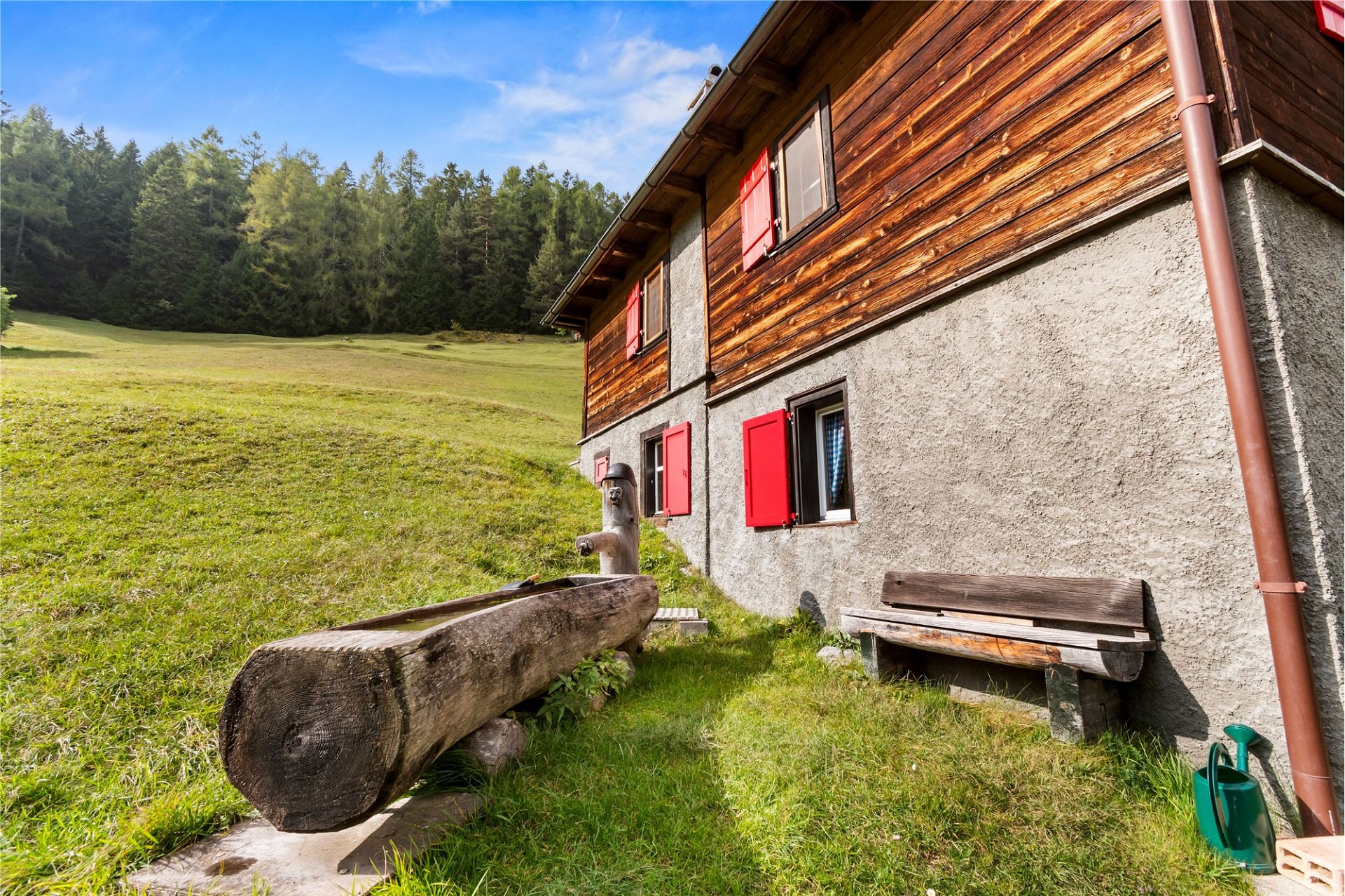 Alpenhaus am Hang