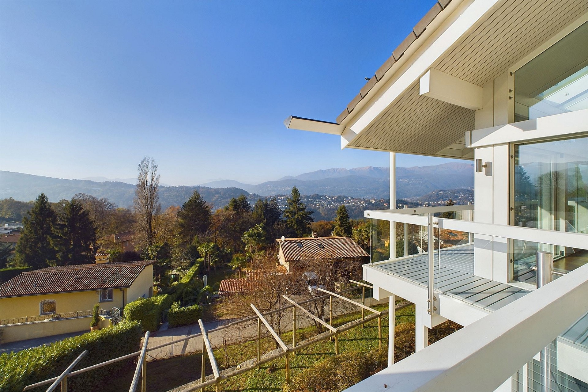 Balkon mit Bergblick