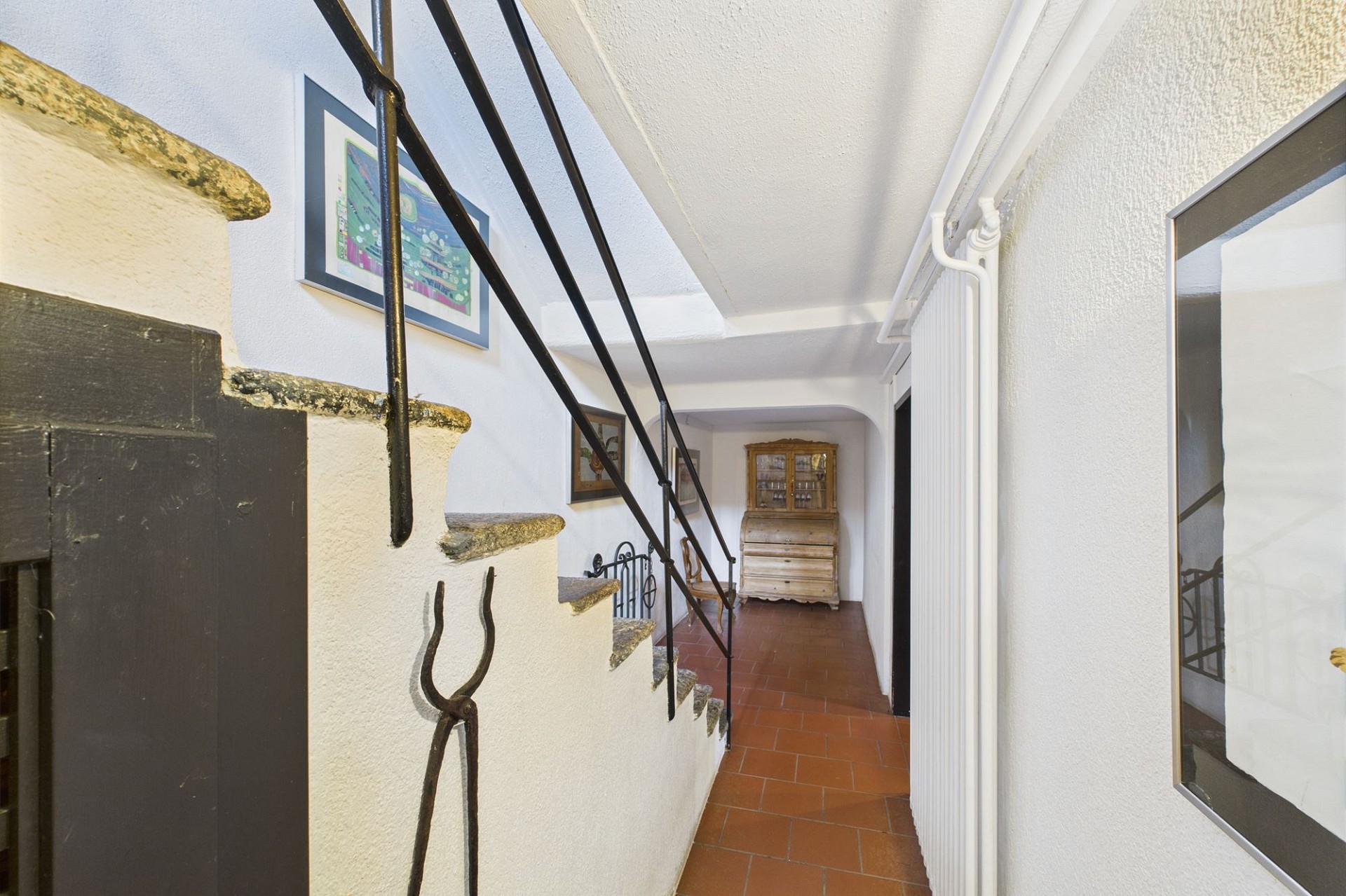 Enge Treppe mit Flur