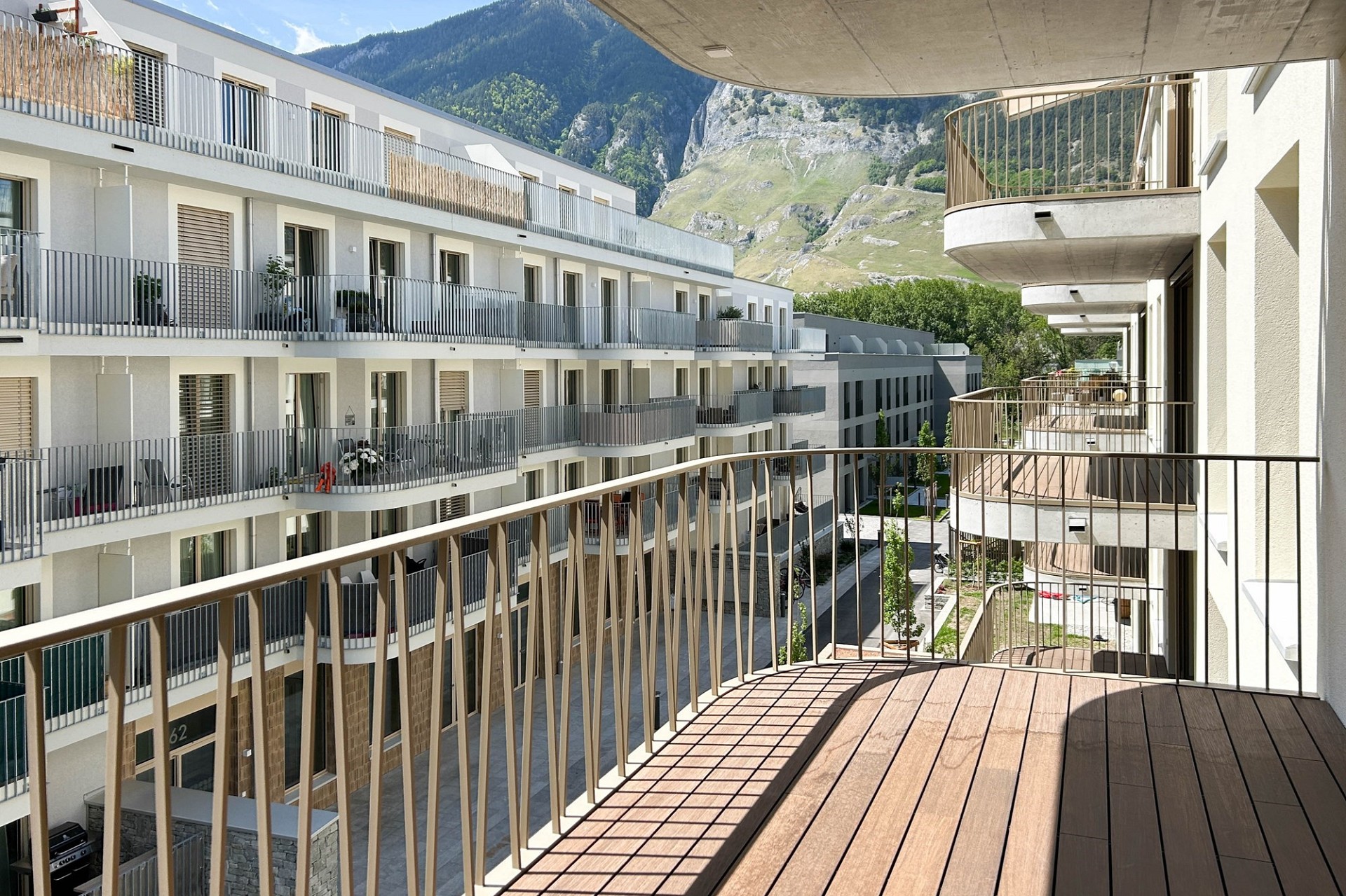 Balkon mit Bergblick