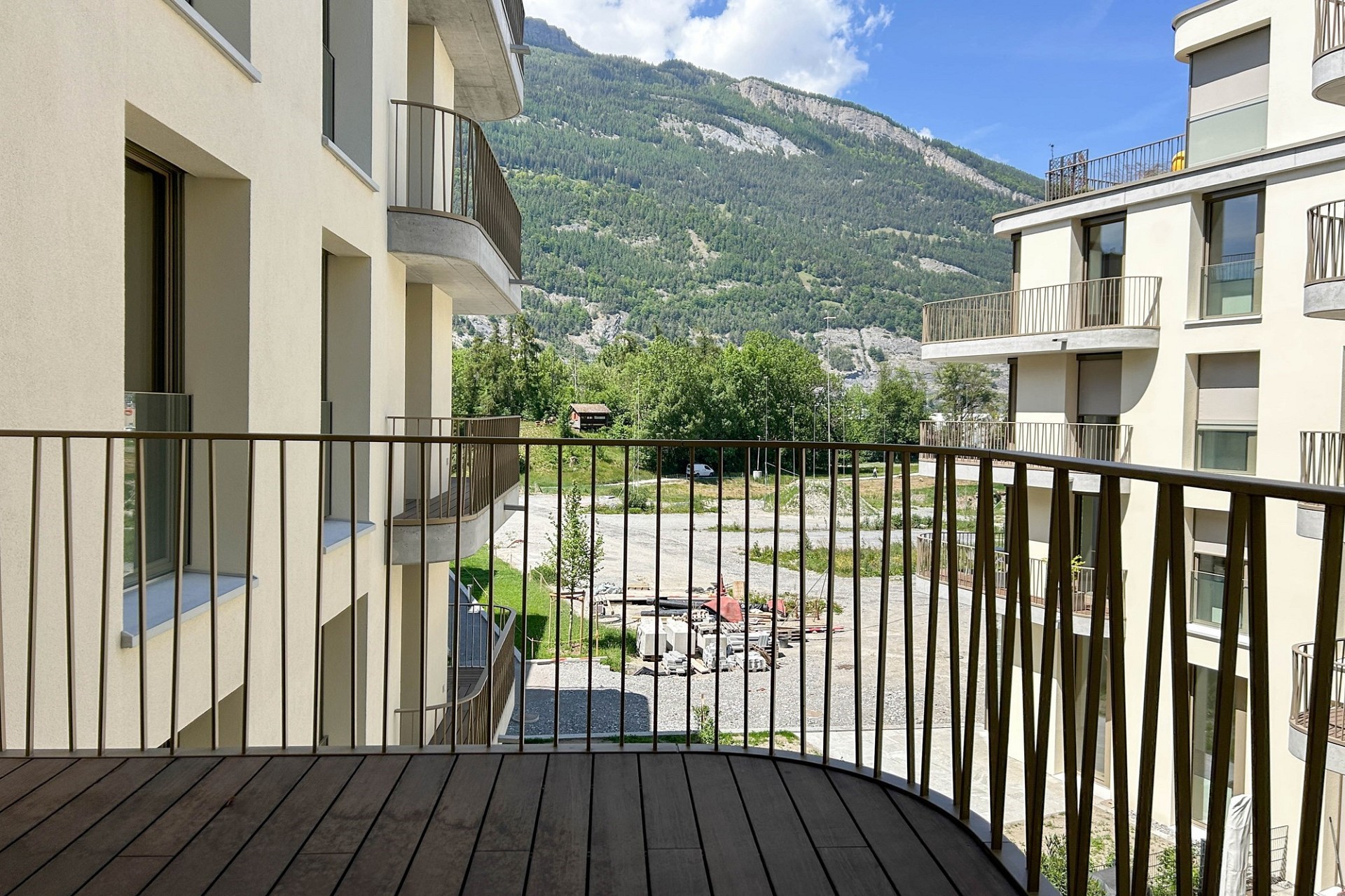 Balkon mit Bergblick