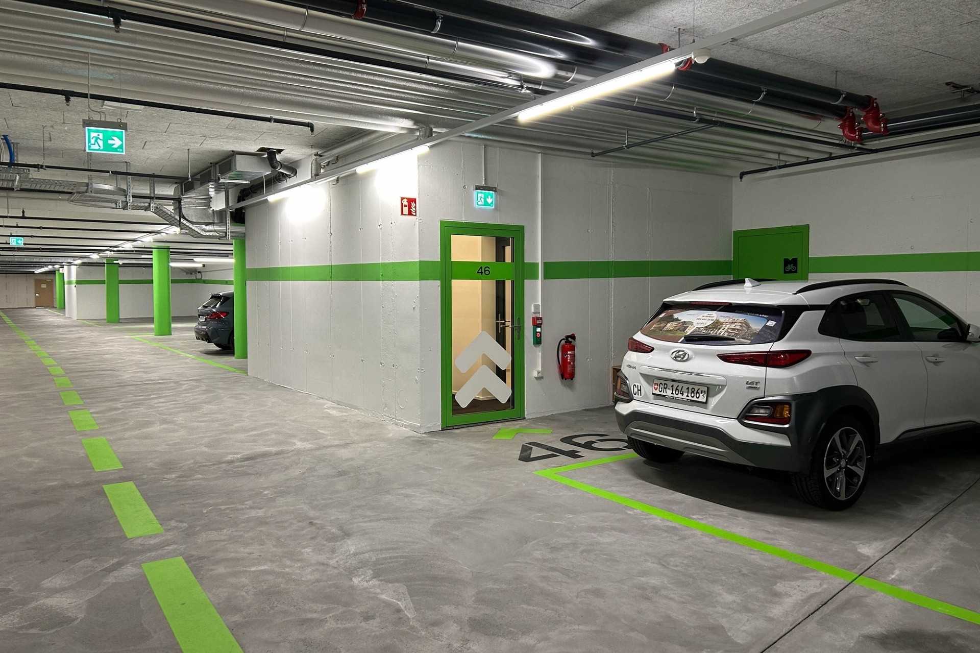 Tiefgarage mit Stellplatz und Technikgang