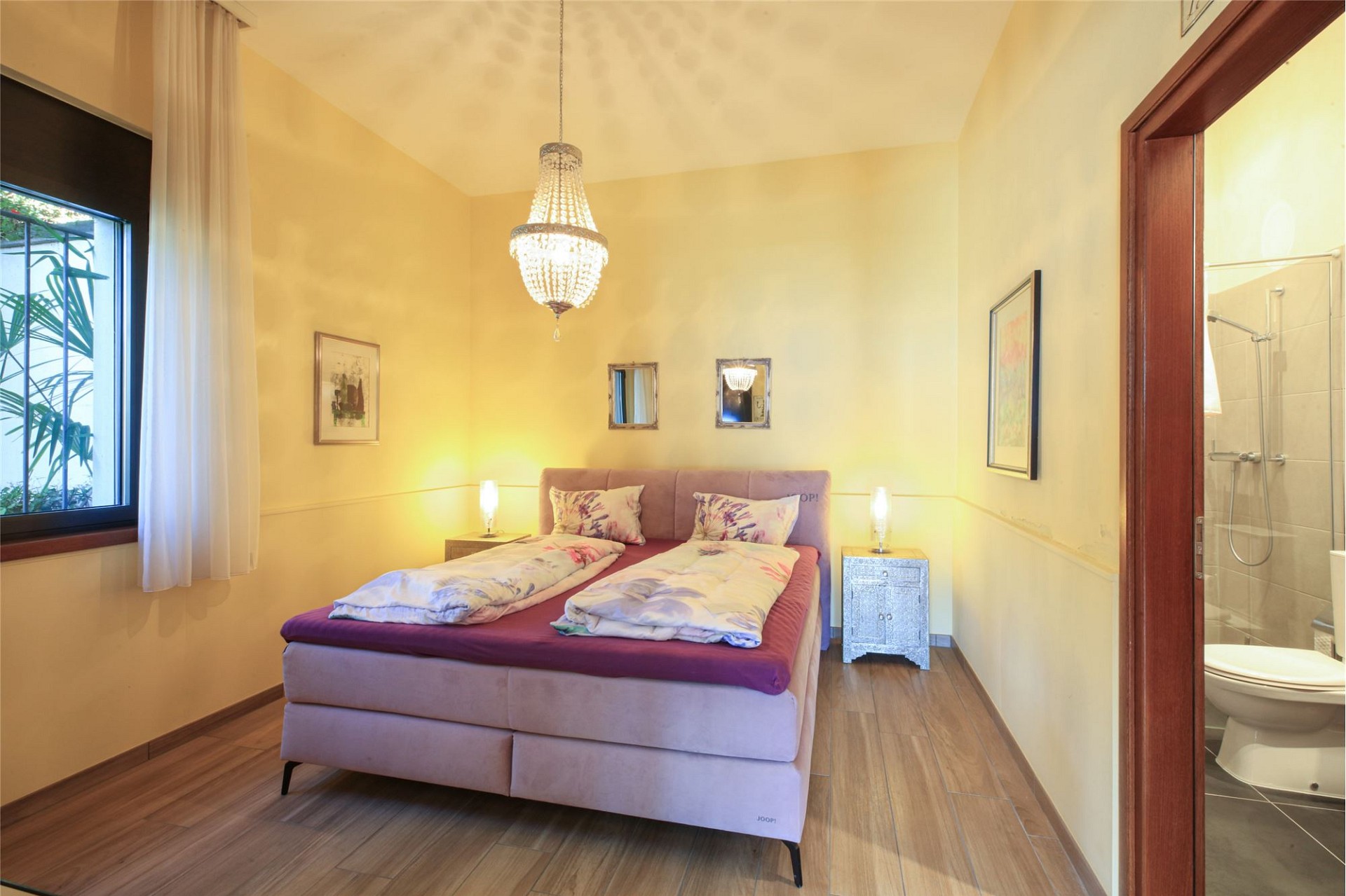 Schlafzimmer mit Badzugang