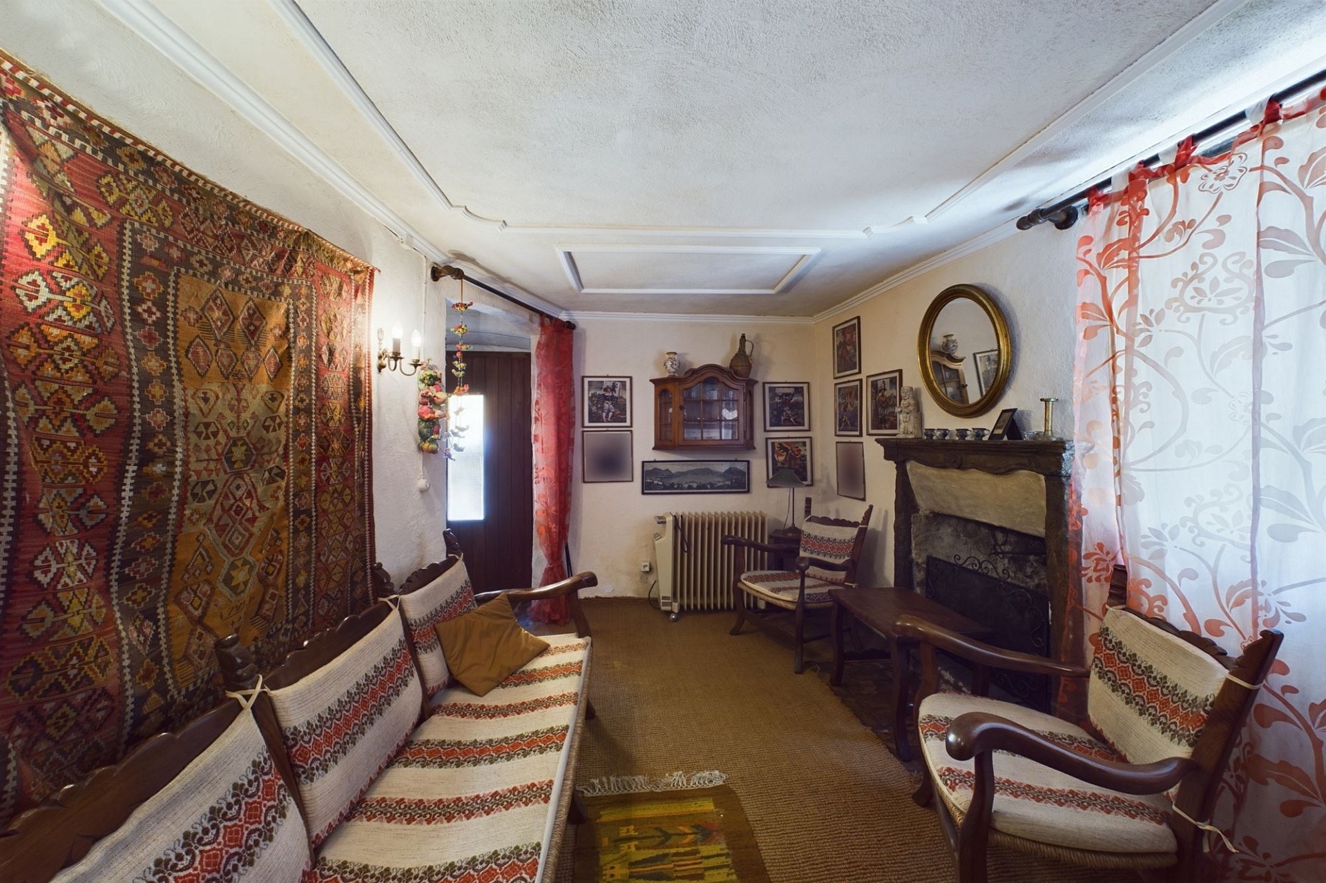 Traditionell eingerichtetes Wohnzimmer