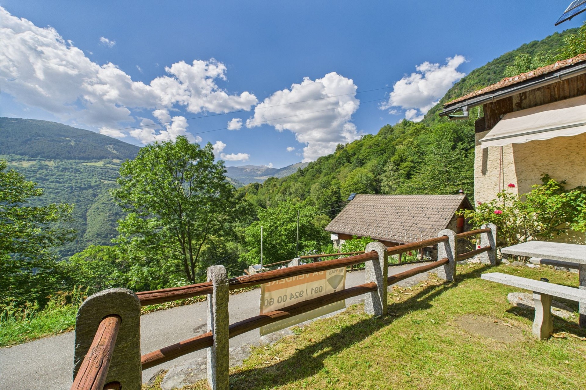Bergterrasse mit Panoramablick