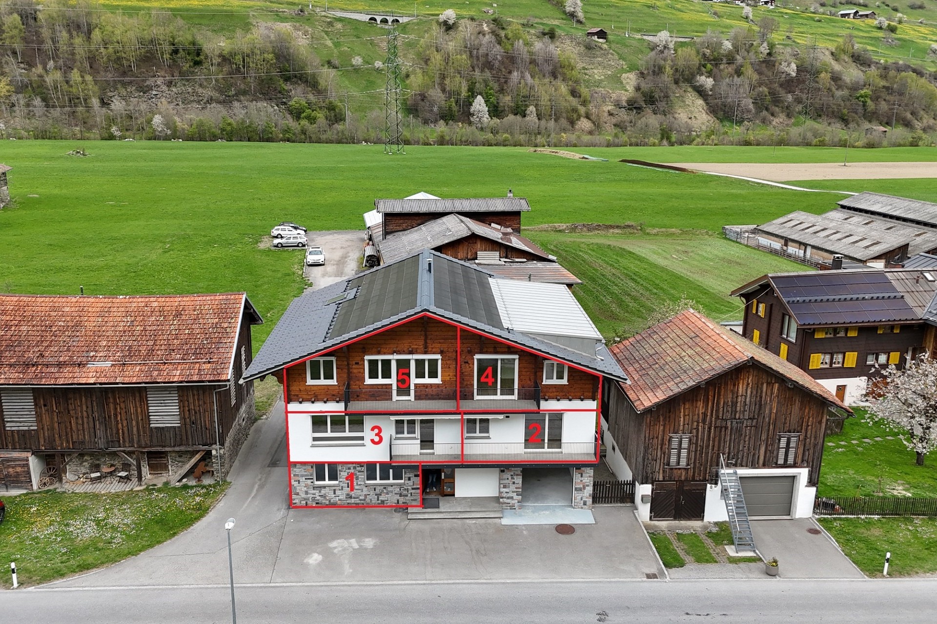 Ländliches Mehrfamilienhaus mit Ferienhof-Charakter