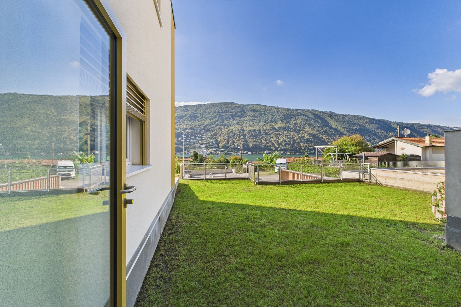 Garten mit Bergblick