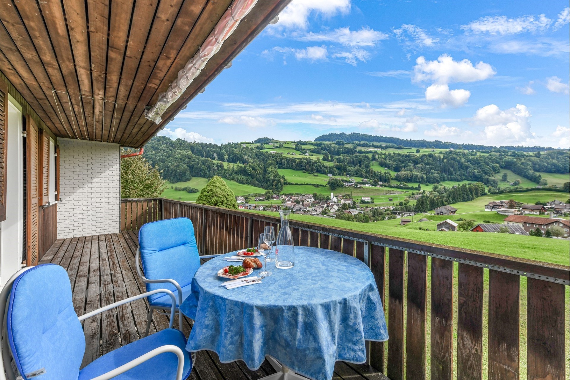 Balkon mit Bergblick