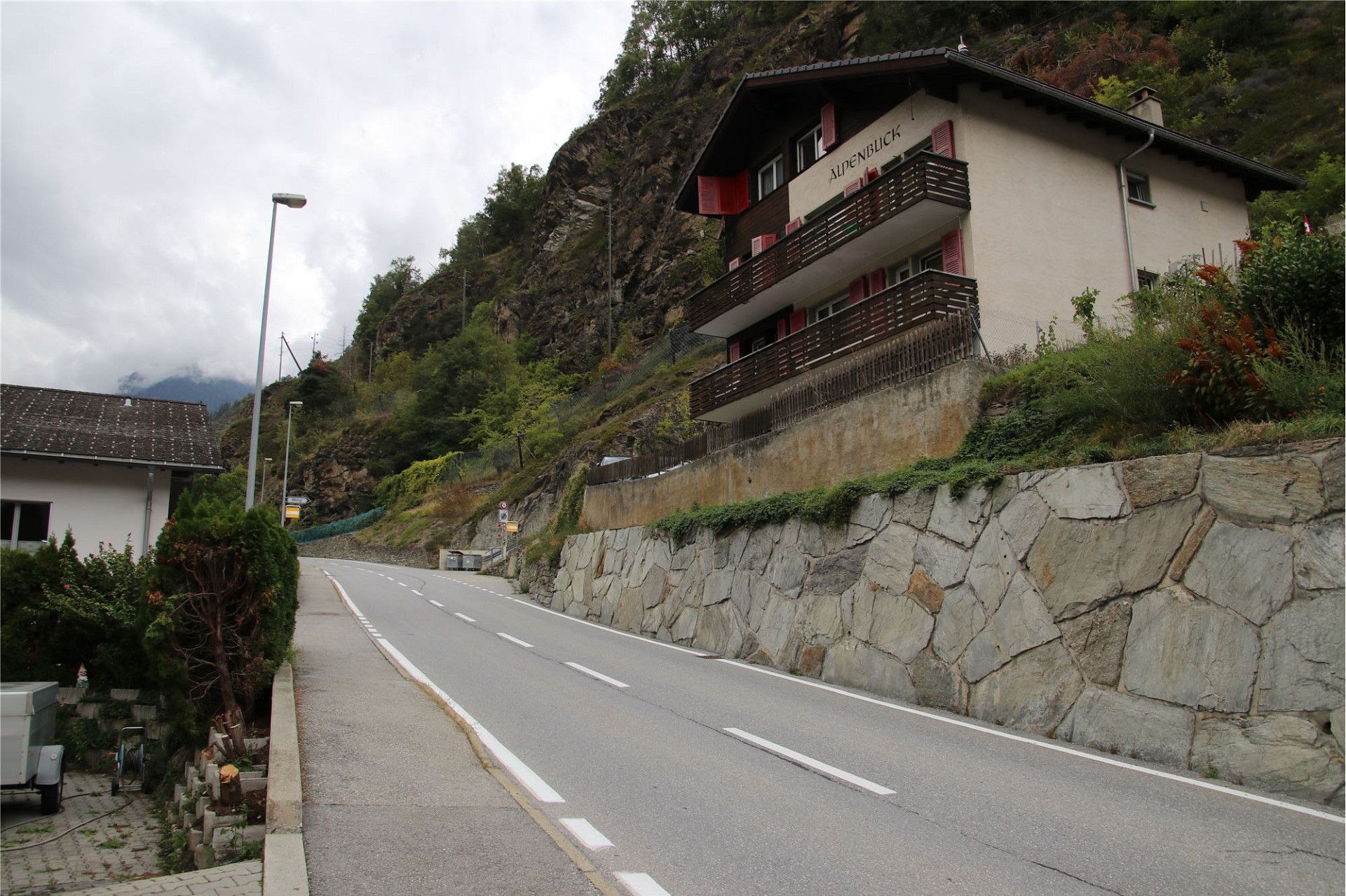 Alpenhaus an der Hangstraße