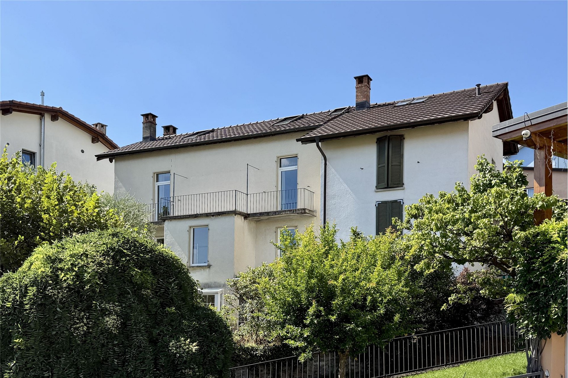 Wohnhaus mit Gartenansicht