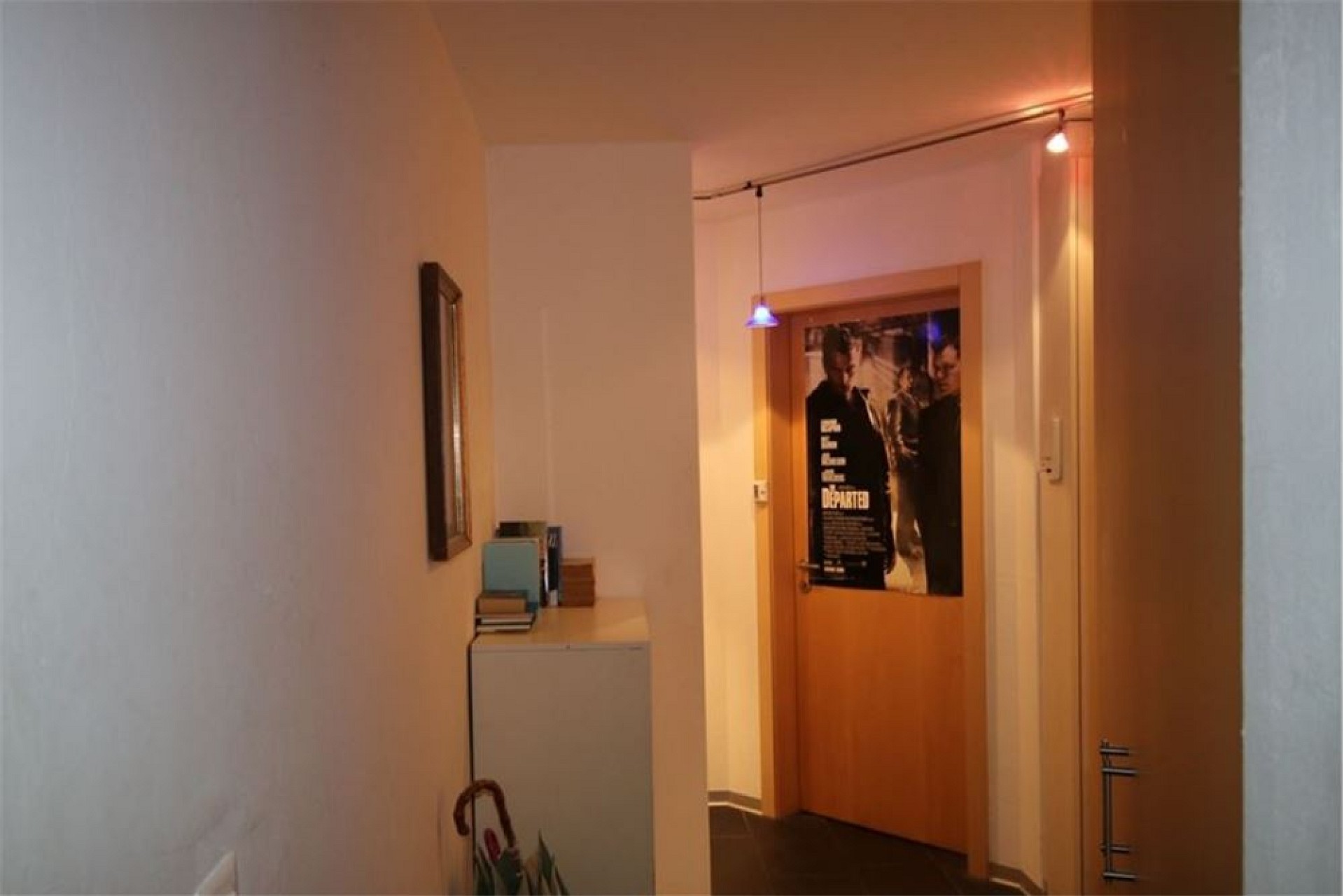 Flur mit warmer Beleuchtung