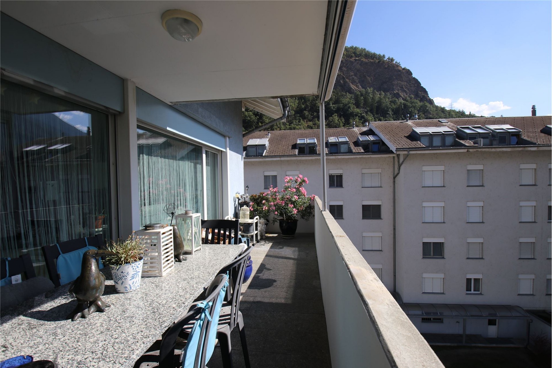 Balkon mit Bergblick