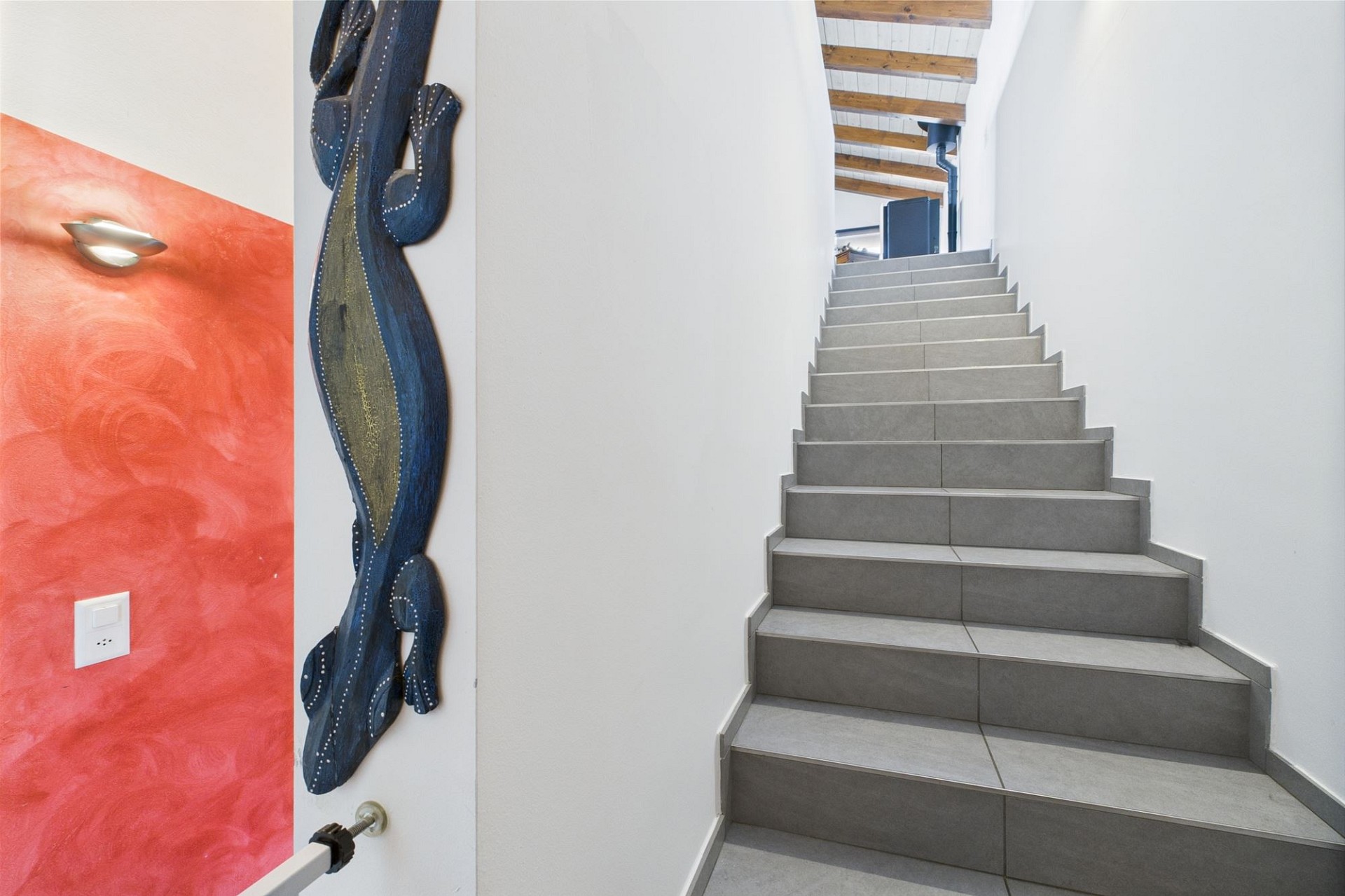 Moderne Treppe im Innenbereich