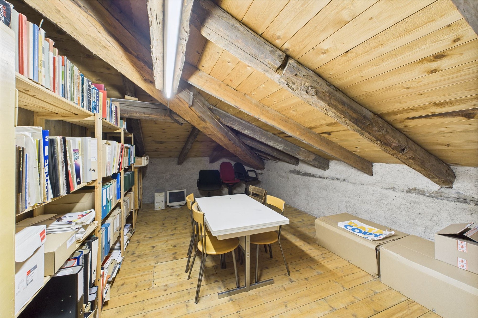 Dachboden als Arbeits- und Archivraum