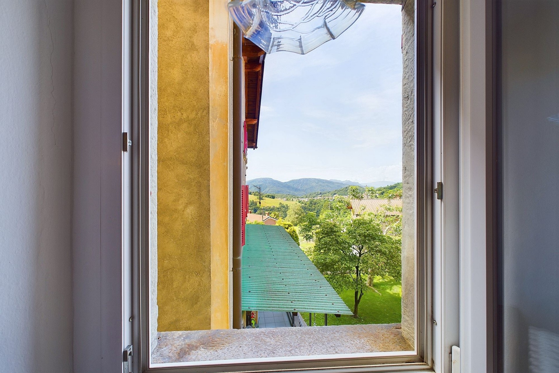 Fensterblick ins Grüne
