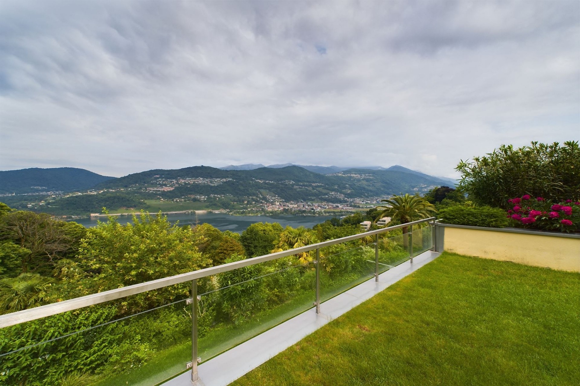 Terrasse mit Panoramablick