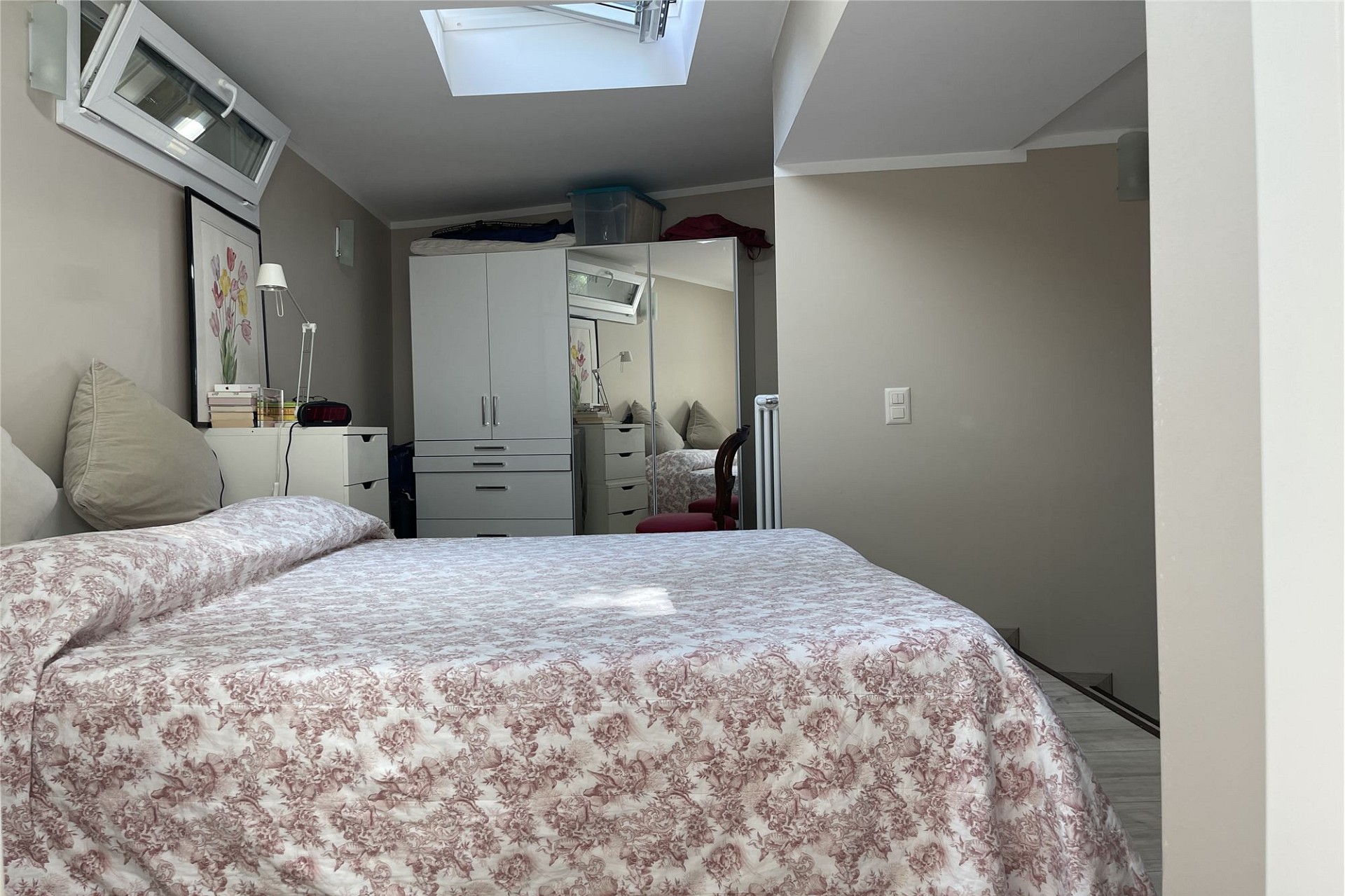 Schlafzimmer mit Dachfenstern