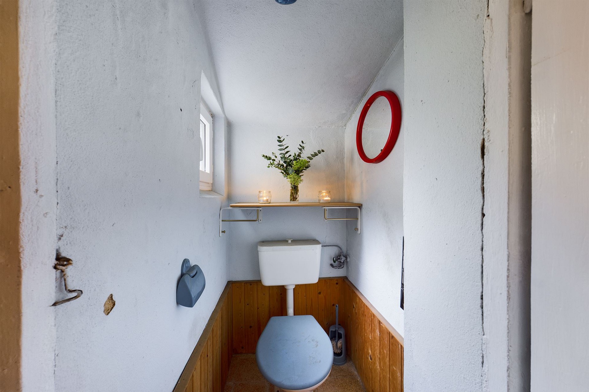 Kleines WC mit Dachschräge