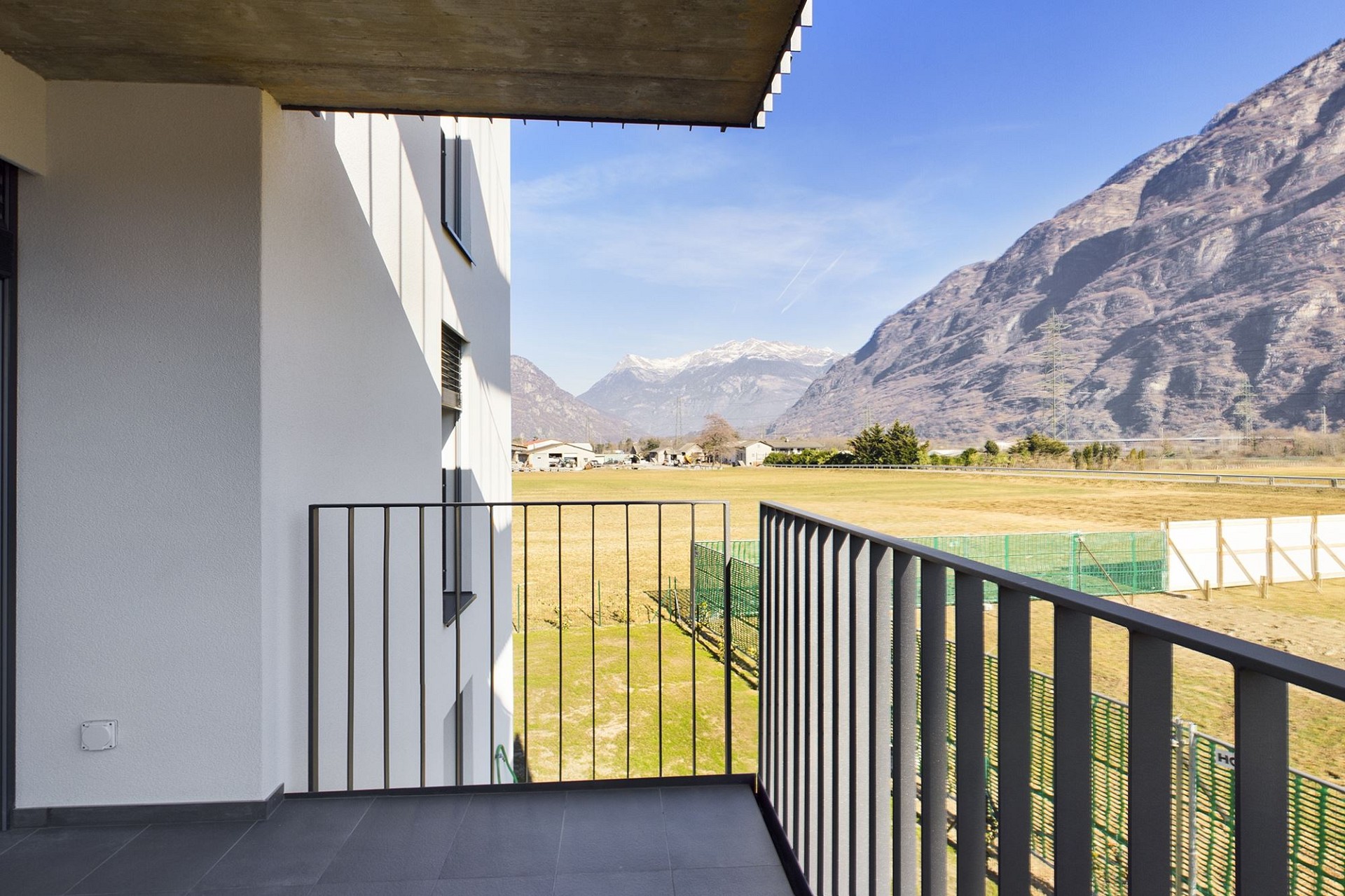 Balkon mit Bergblick