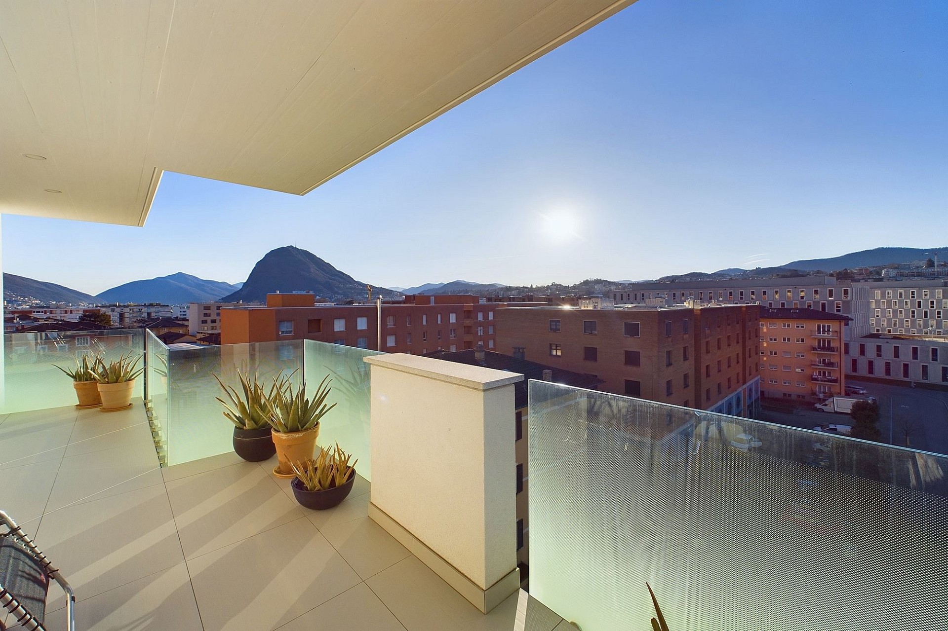 Balkon mit Bergblick