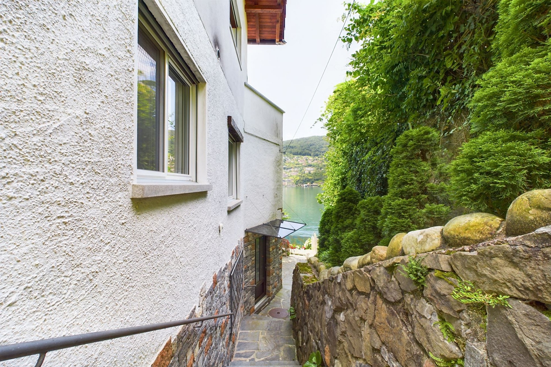 Hauszugang mit Seeblick