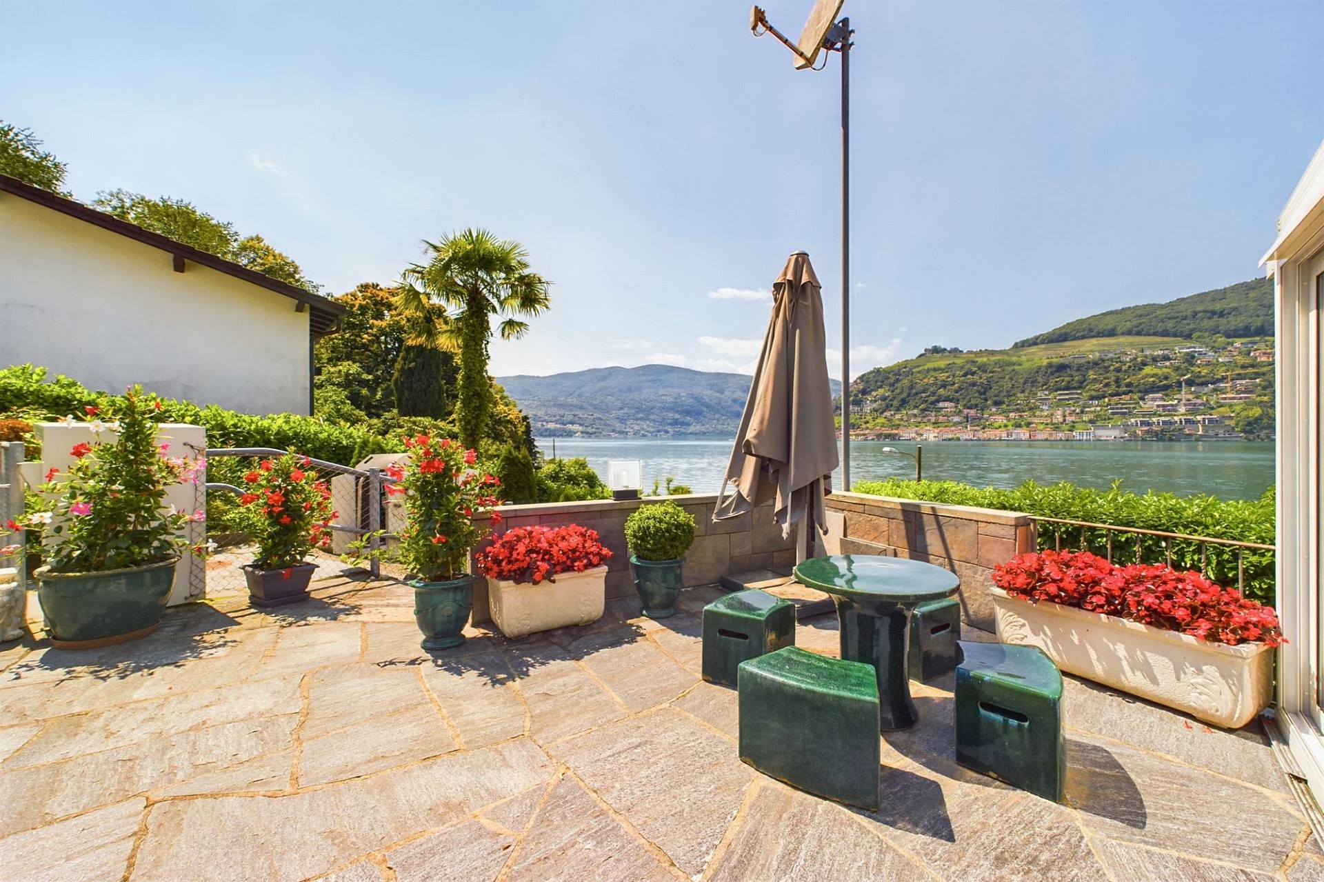 Terrasse mit Seeblick