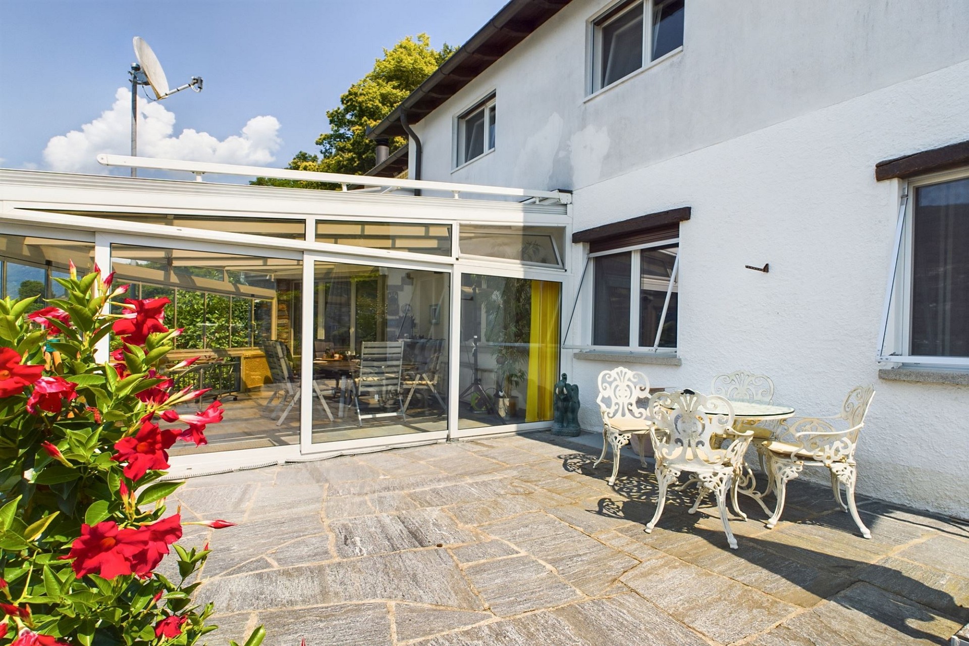 Terrasse mit Wintergarten-Anbau
