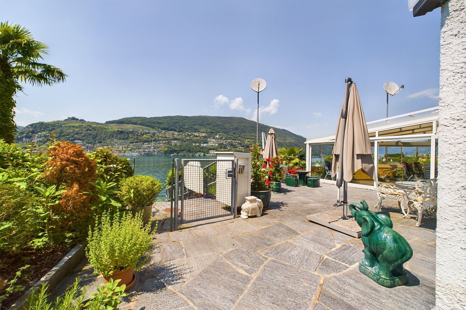 Terrasse mit Seeblick