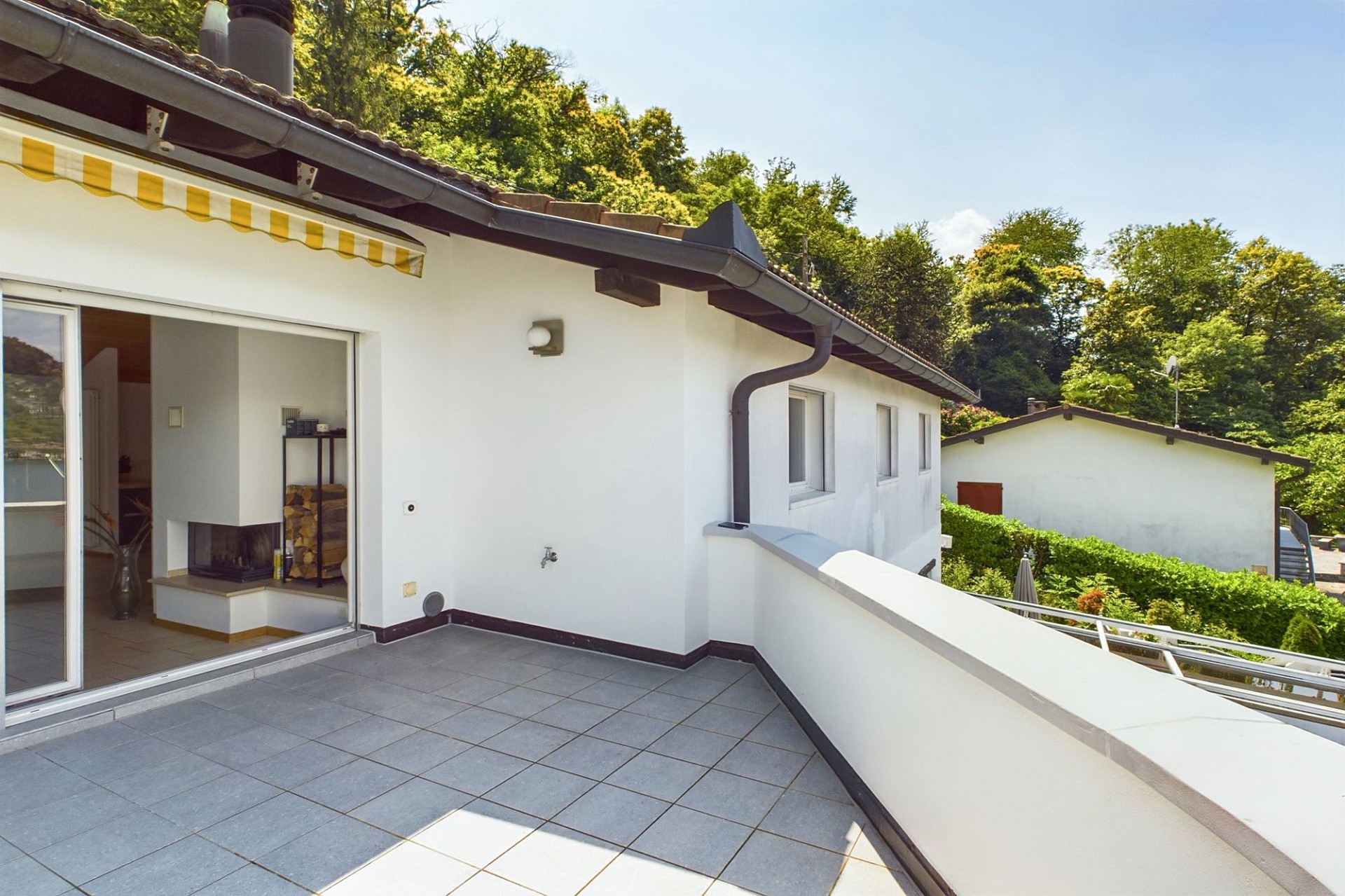 Terrasse mit Blick ins Grüne