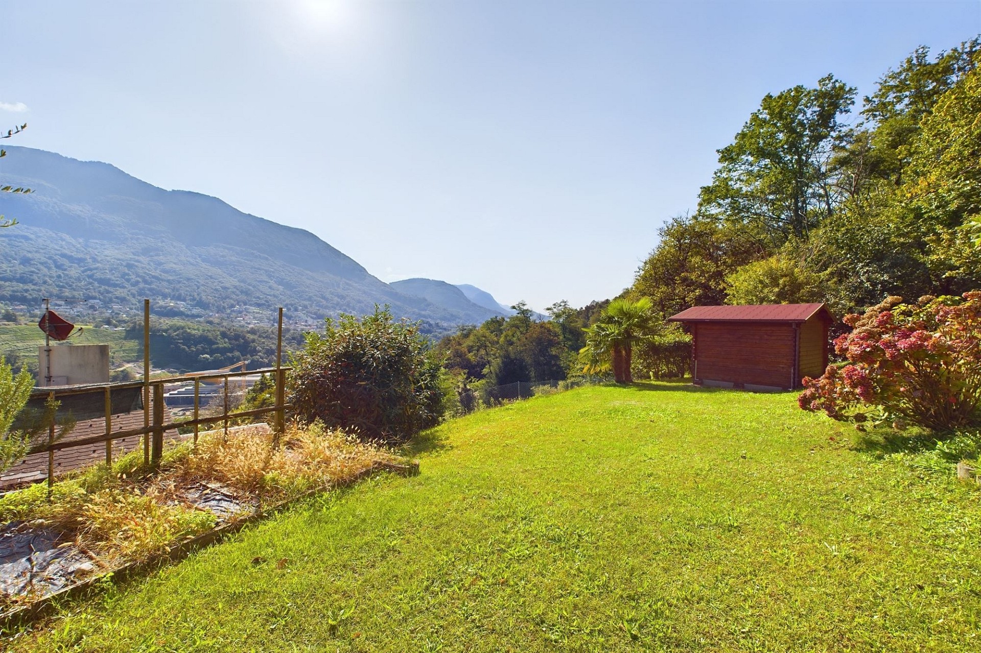 Garten mit Bergblick