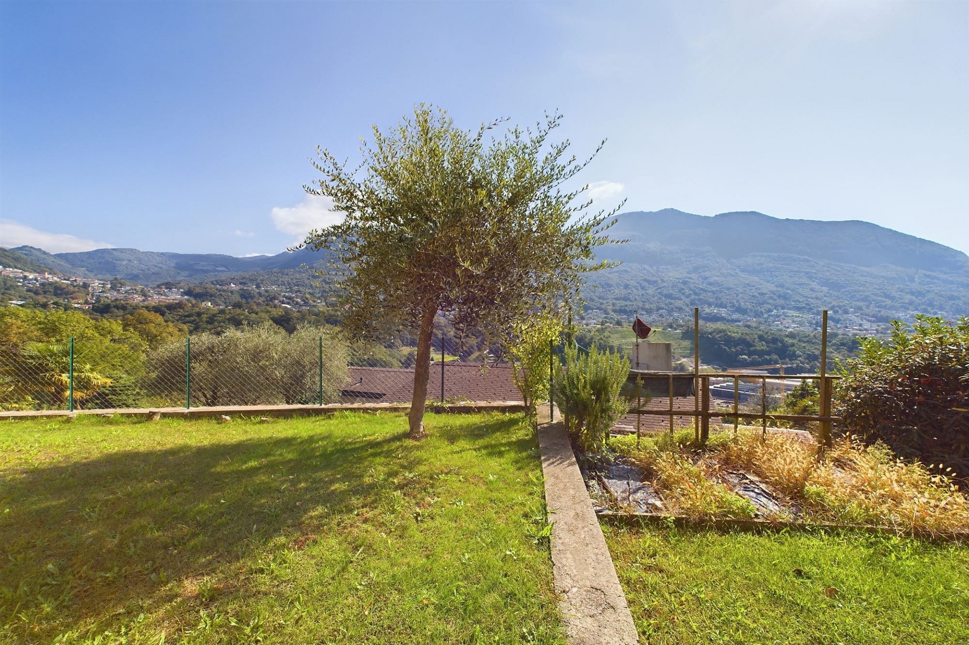 Garten mit Bergblick