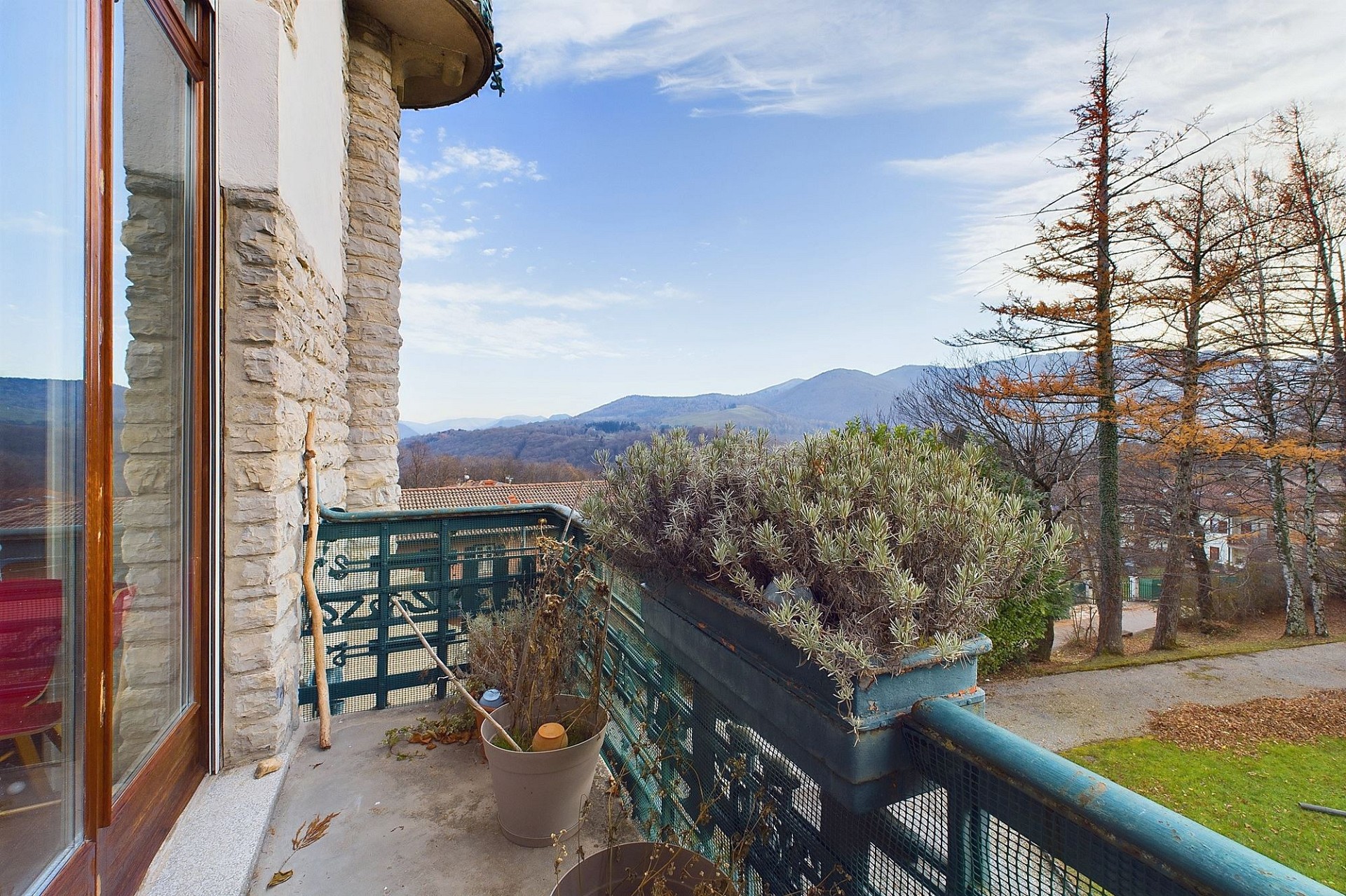 Balkon mit Bergblick