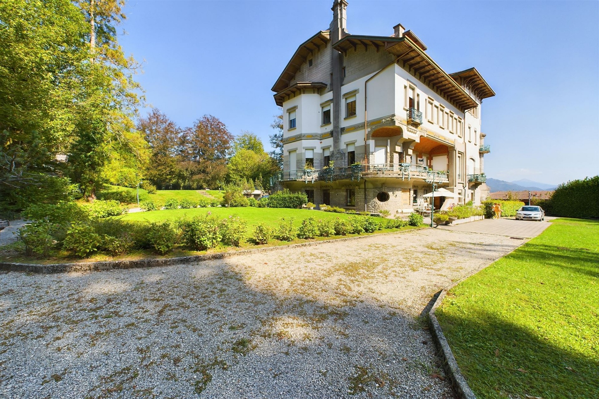 Historische Villa mit großem Garten