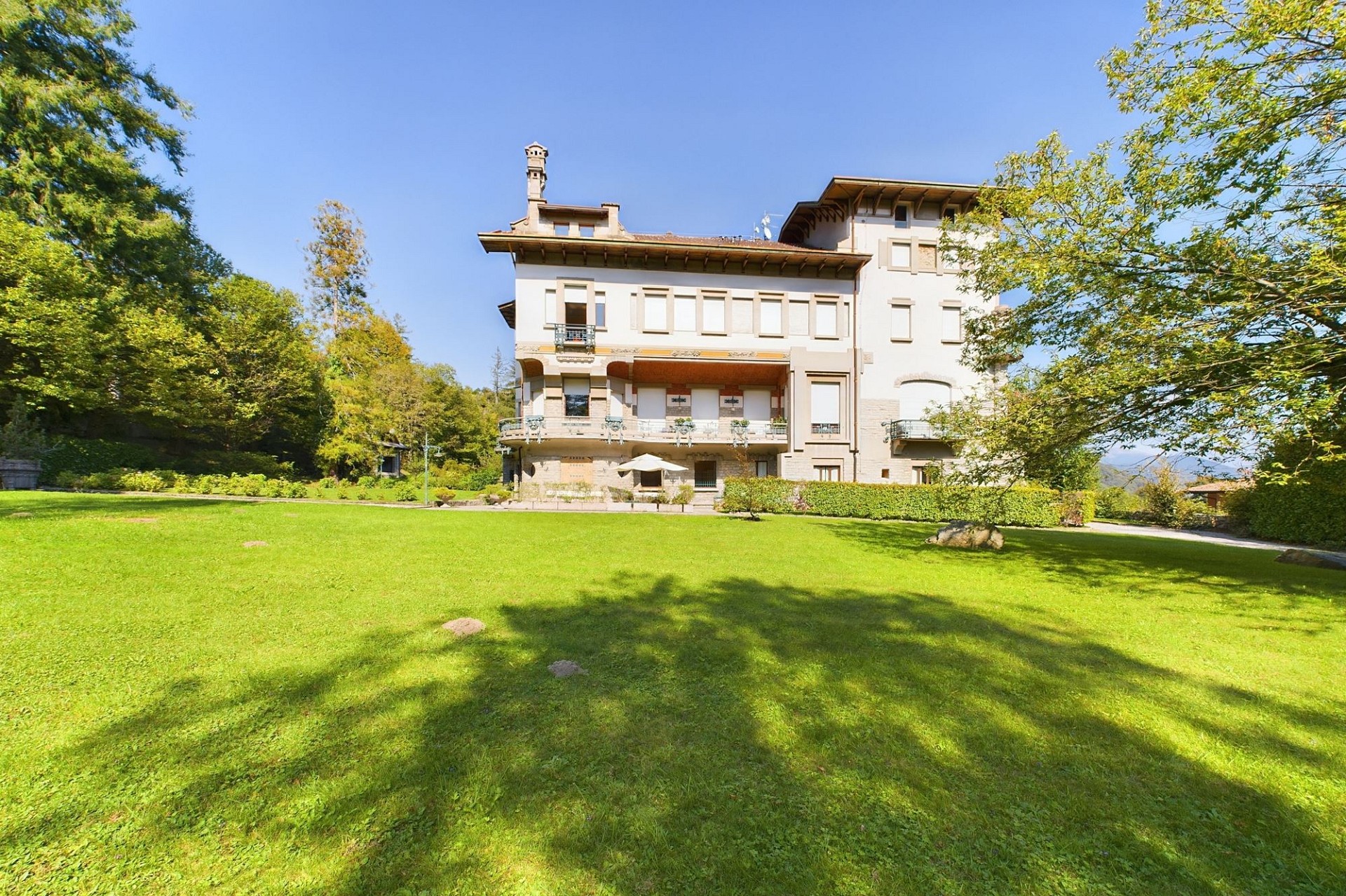 Historisches Villa-Anwesen im Grünen