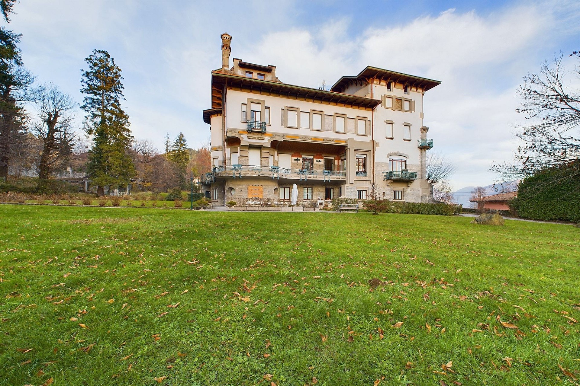 Historische Villa mit großem Garten