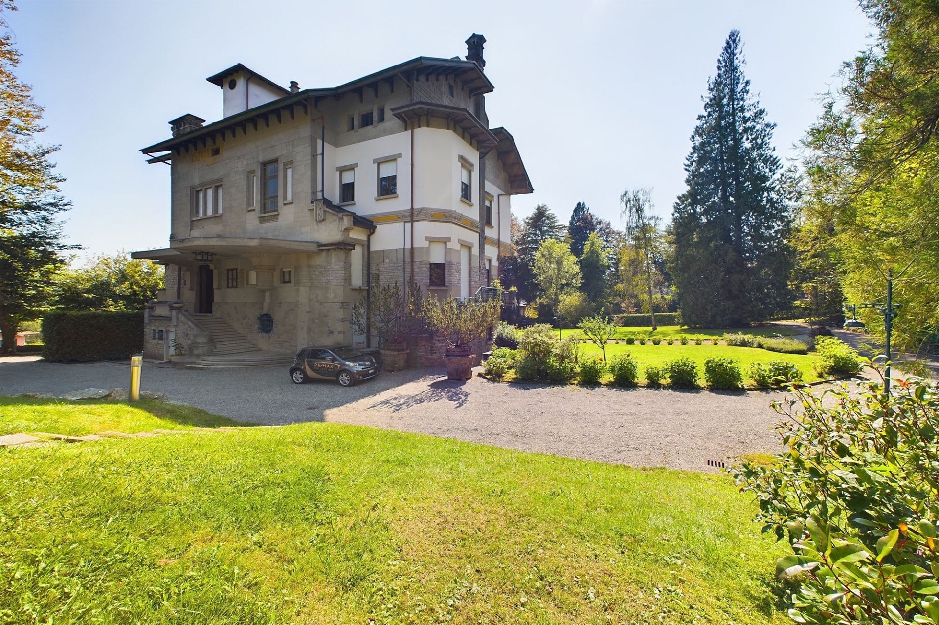 Historische Villa mit großem Garten
