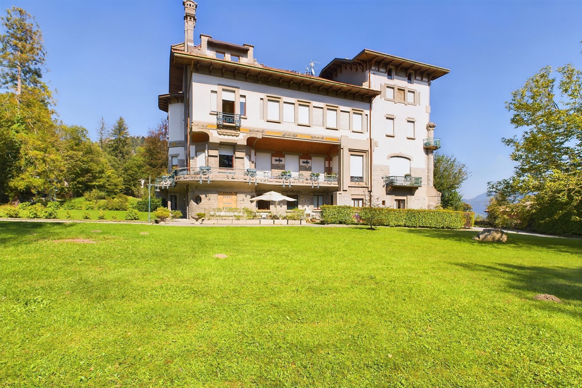 Historische Villa mit großem Garten
