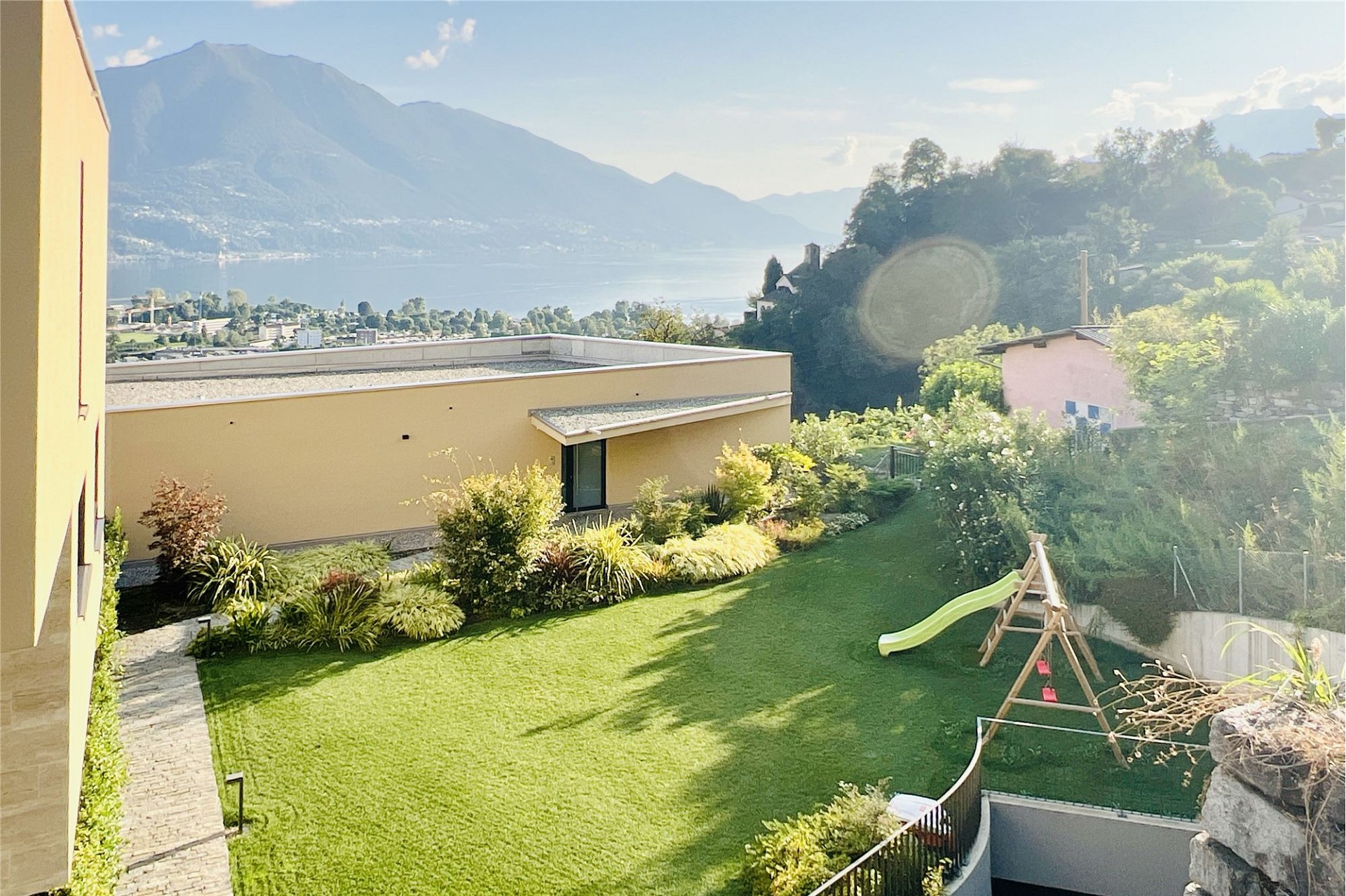 Garten mit Seeblick