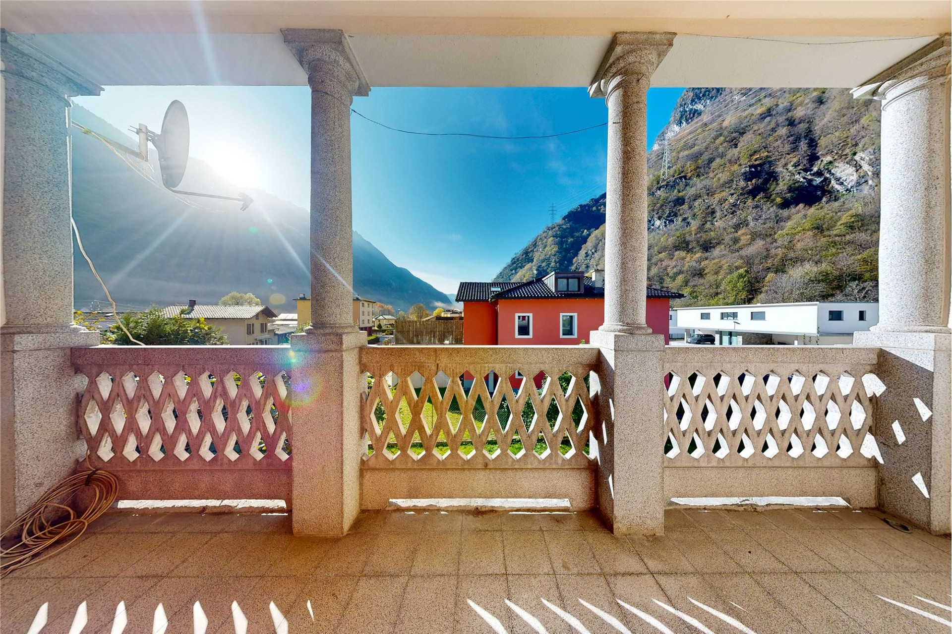 Balkon mit Bergblick