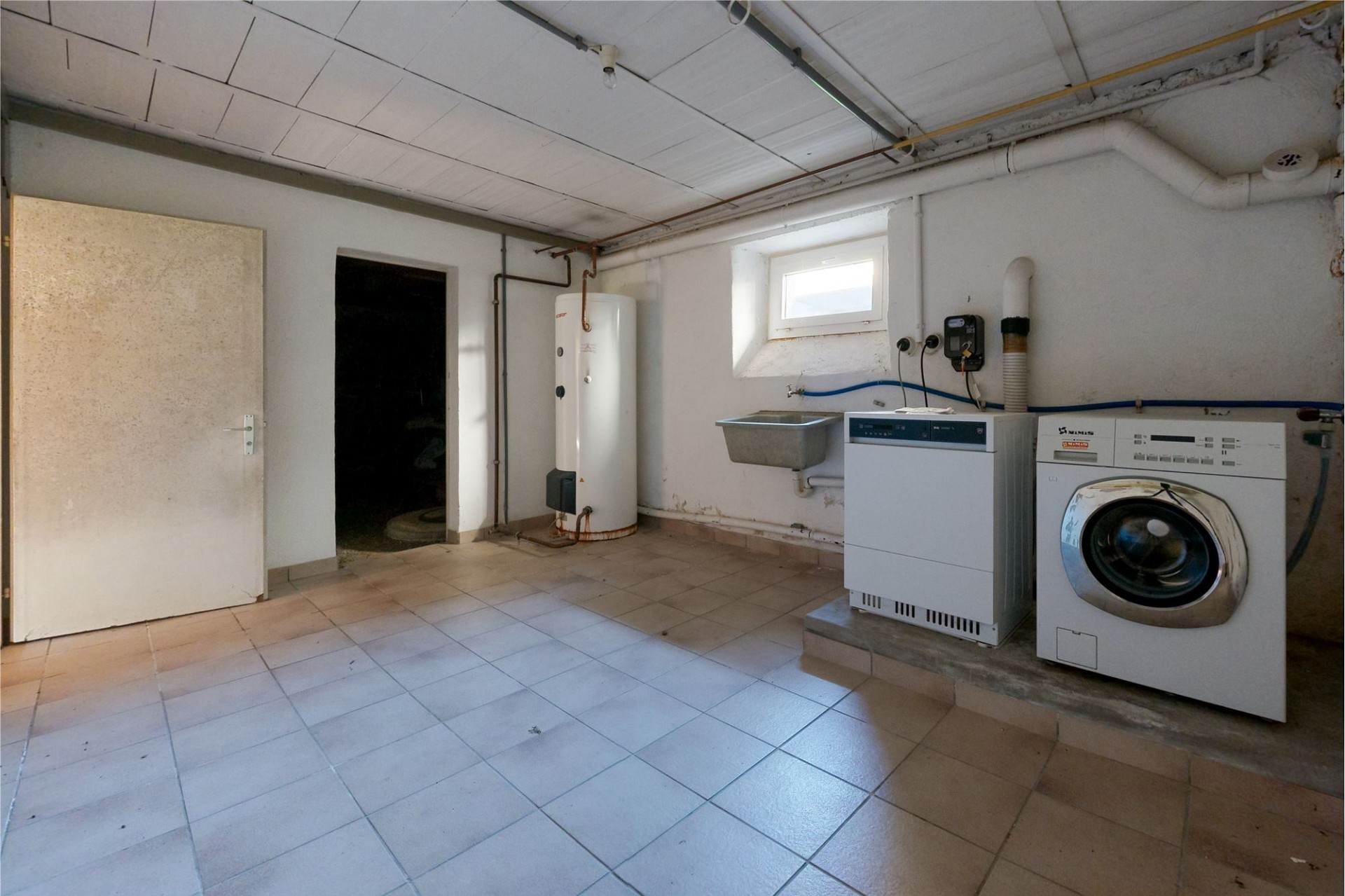 Hauswirtschaftsraum bzw. Technikraum im Keller