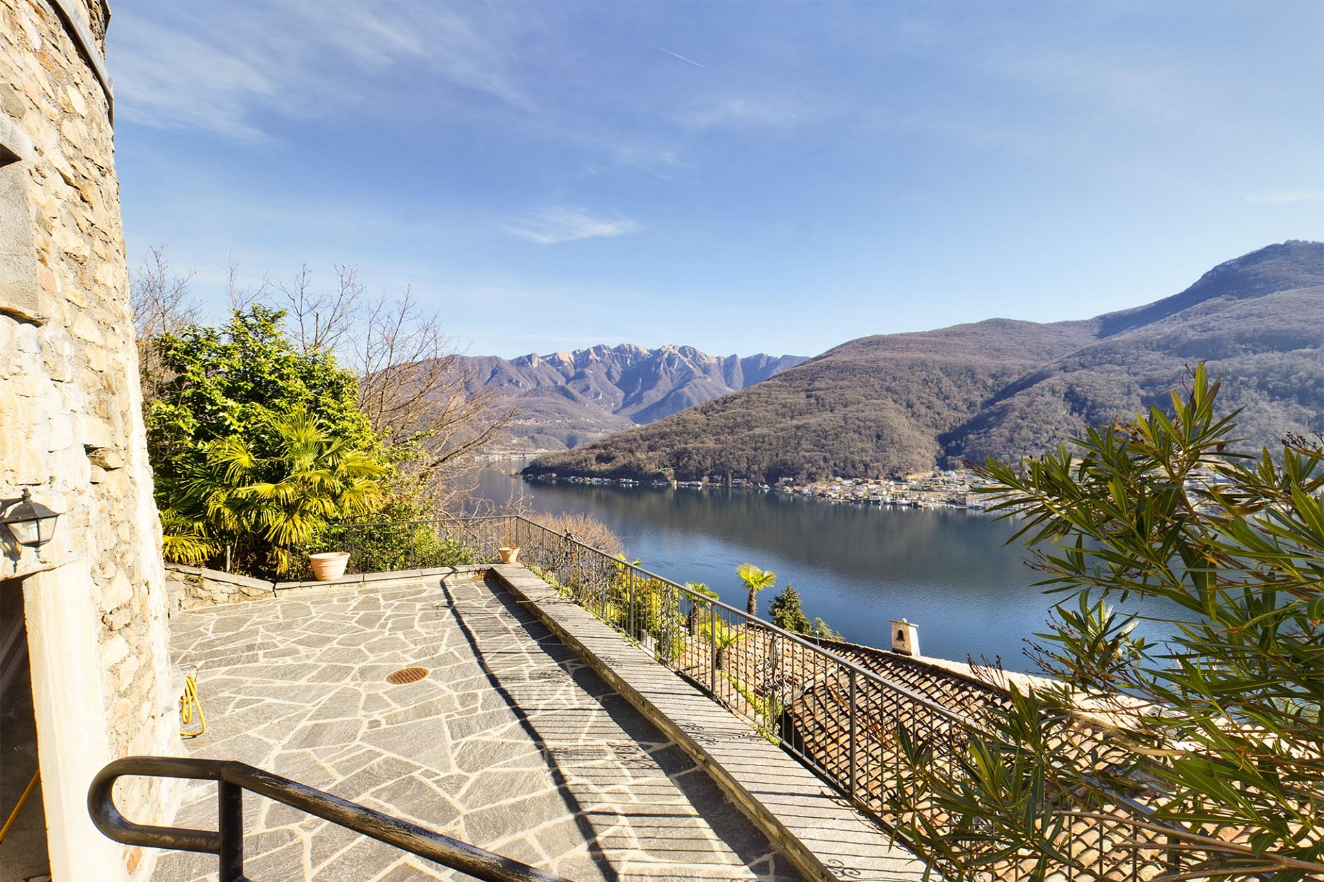 Terrasse mit Seeblick