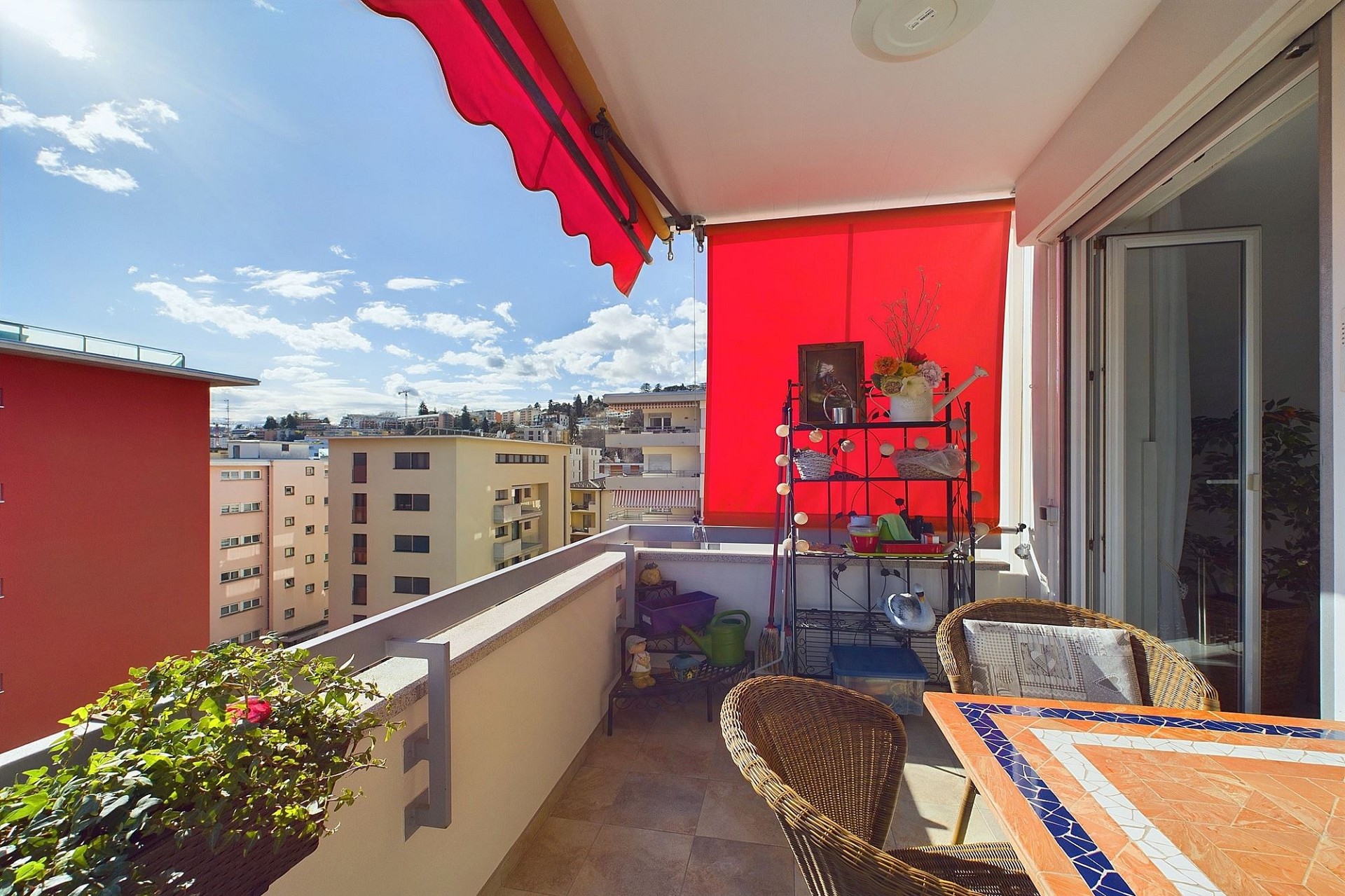 Balkon mit Stadtblick