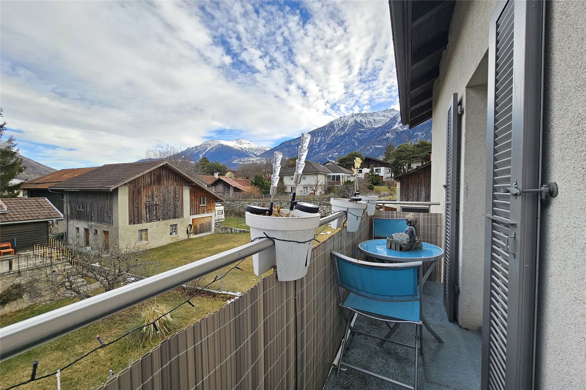 Balkon mit Bergblick